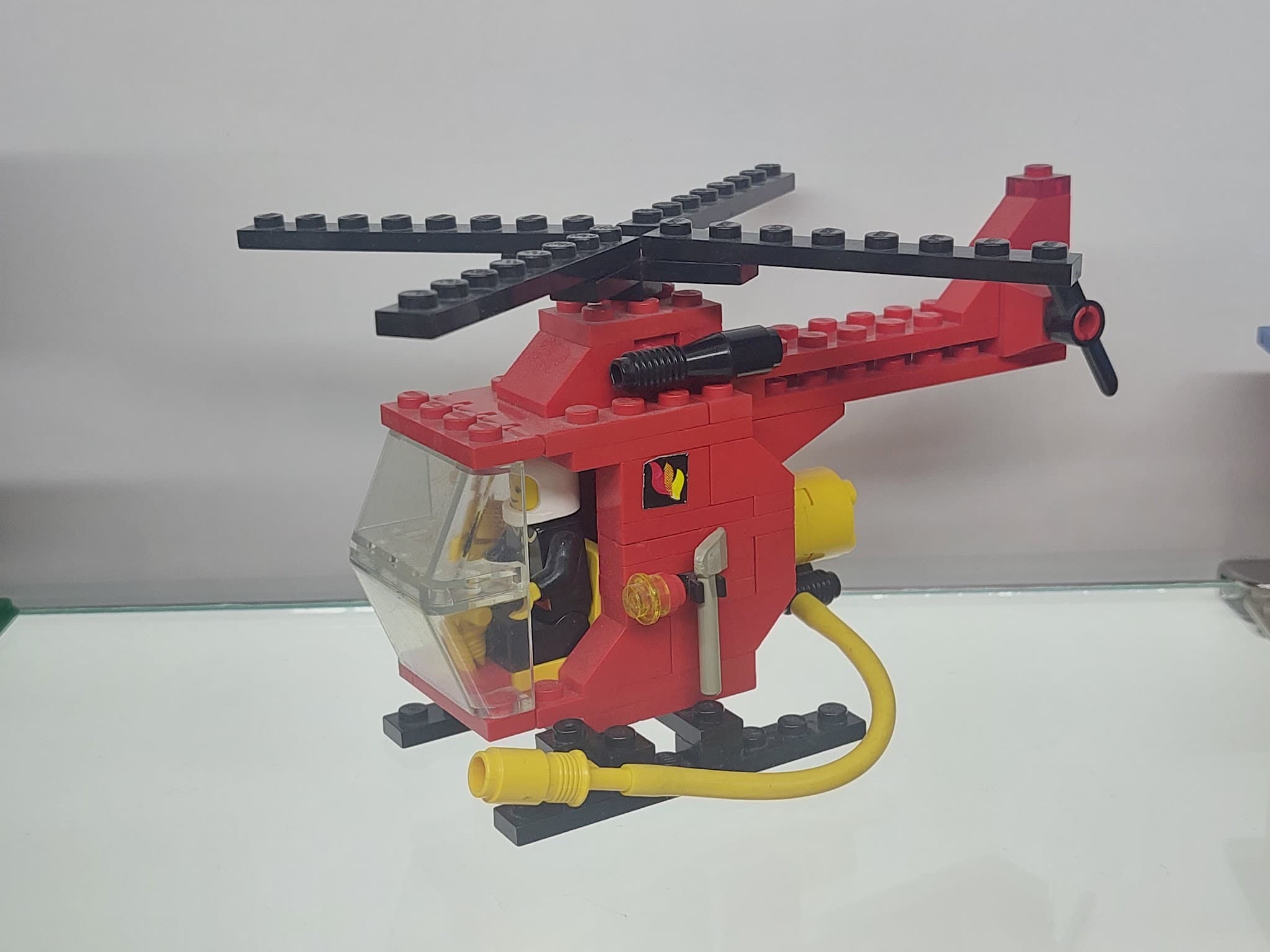 LEGO 6685 Fire Copter 1