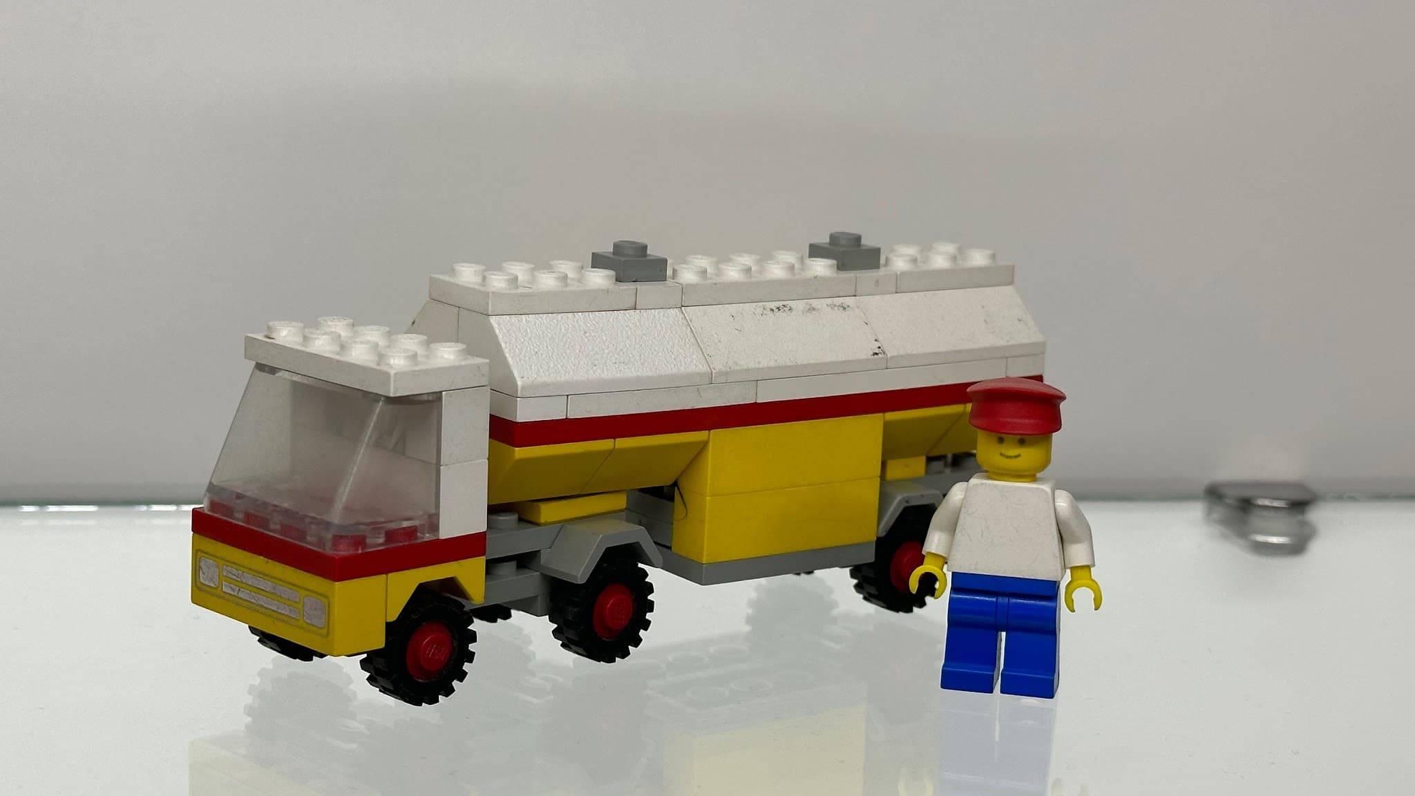 LEGO 671 Shell Petrol Tanker