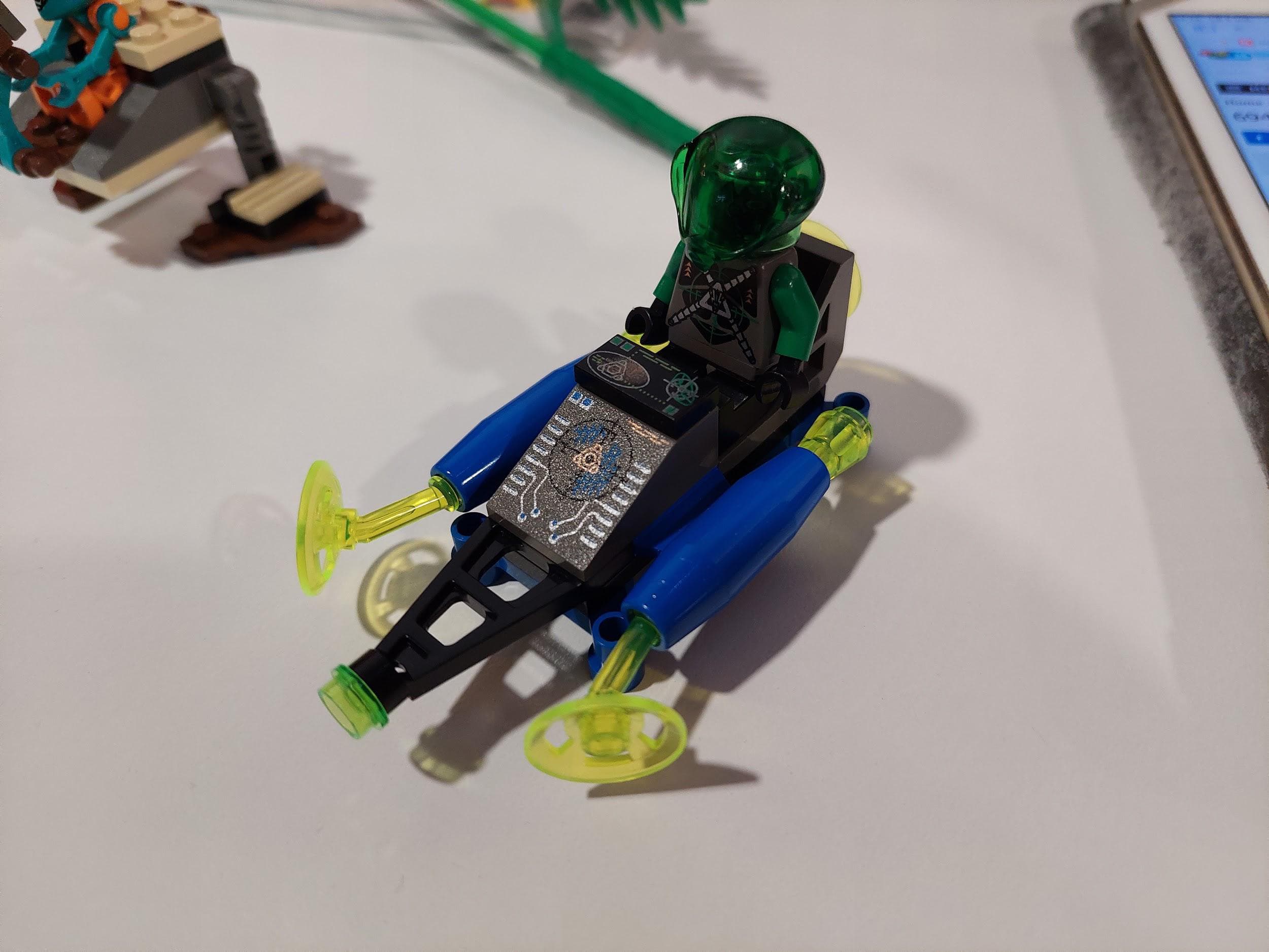 LEGO 6942 Zo Weevil