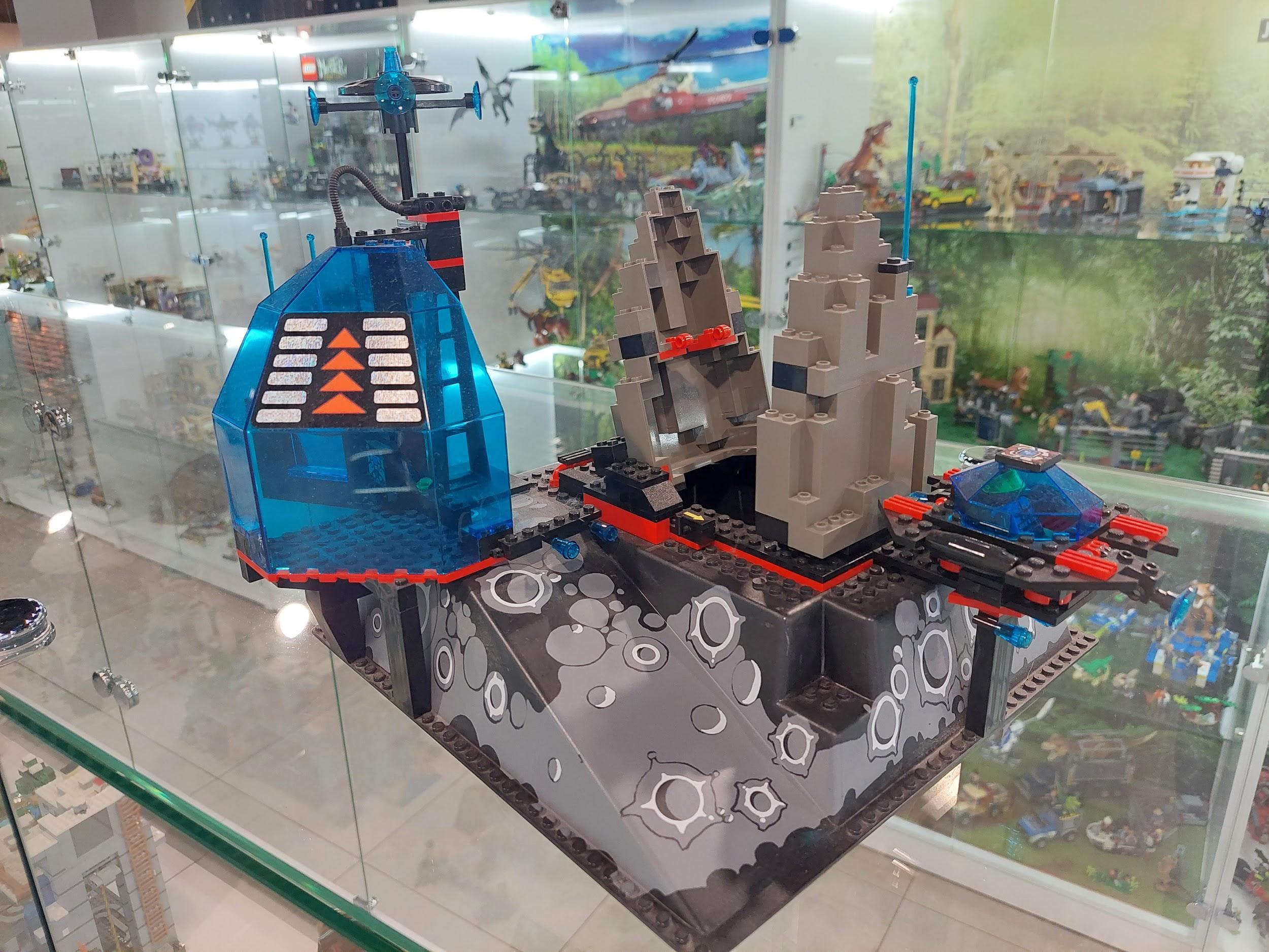 LEGO 6959 Lunar Launch Site