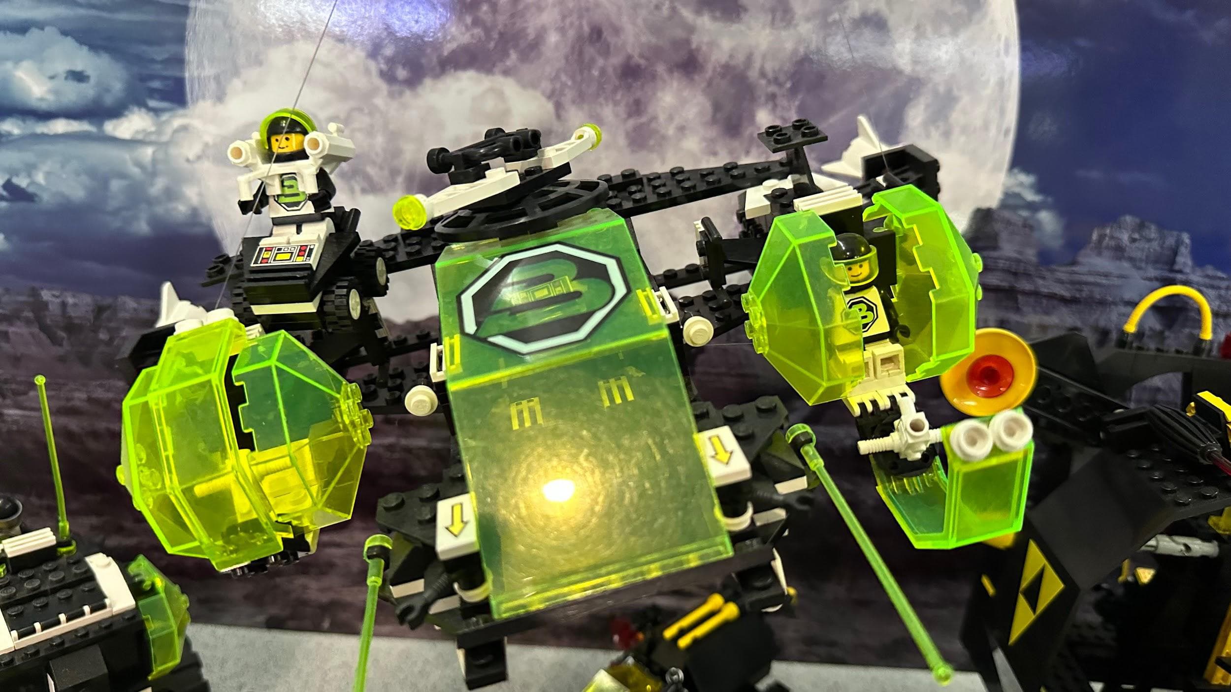 LEGO 6981 Aerial Intruder