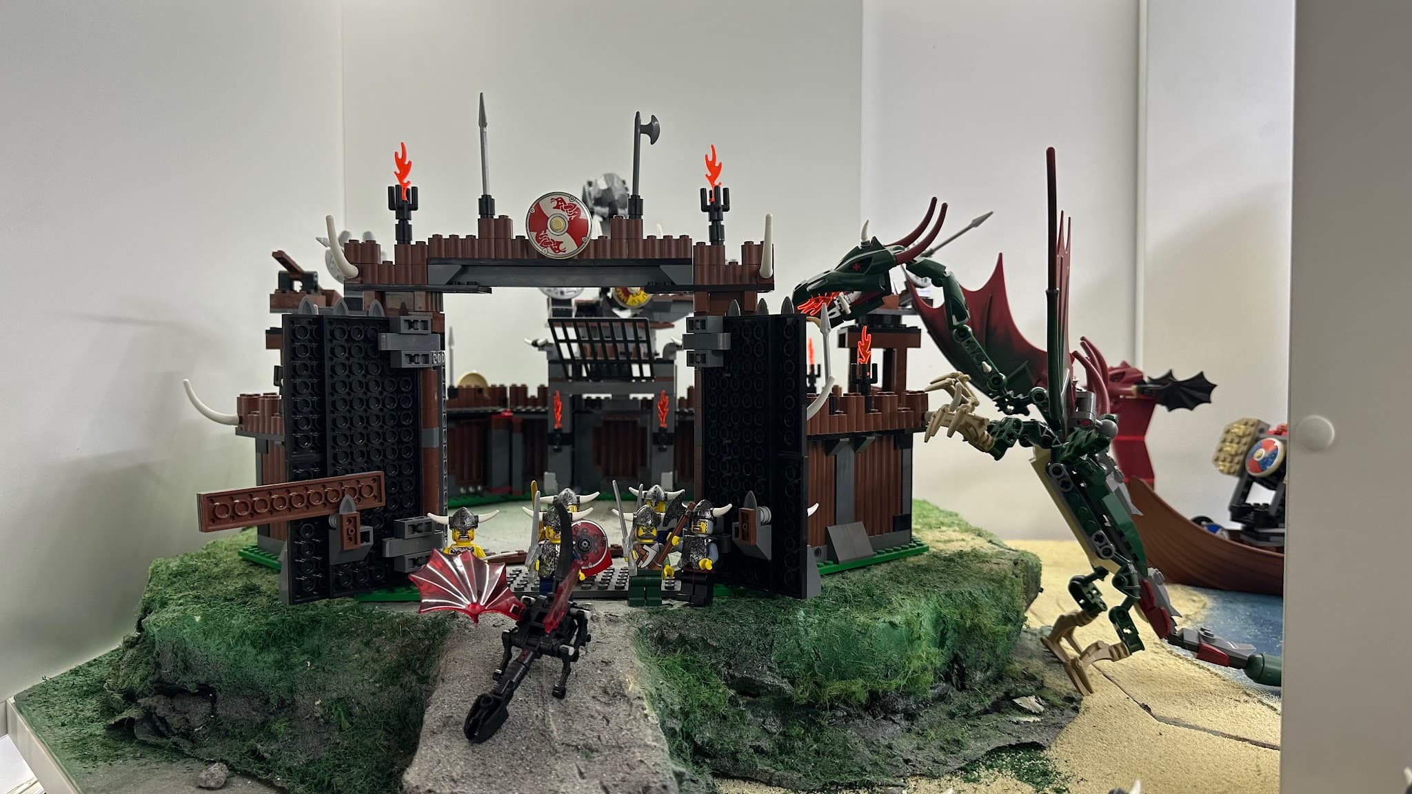LEGO 7019 Viking Fortress against the Fafnir Dragon