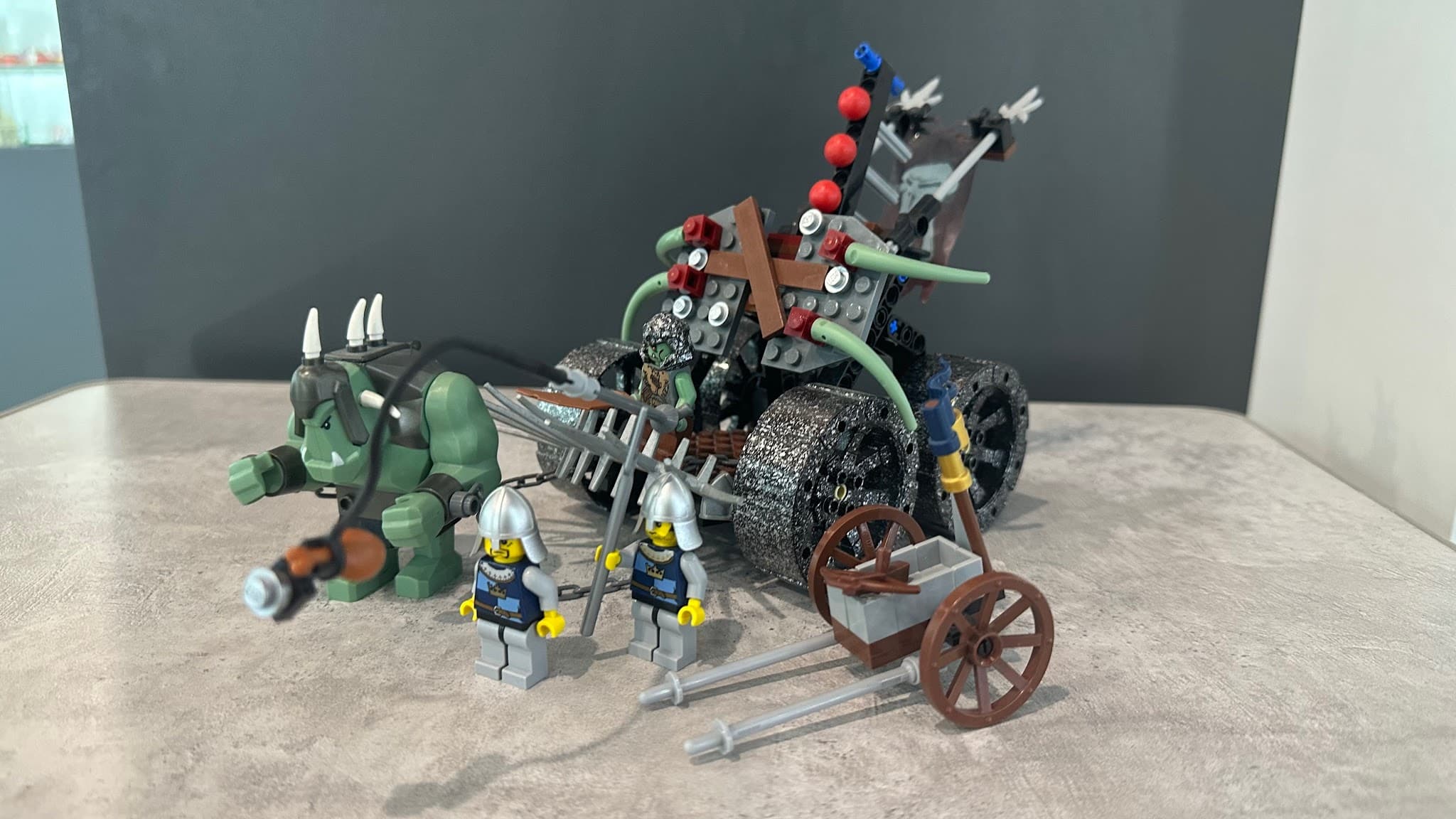 LEGO 7038 Troll Assault Wagon