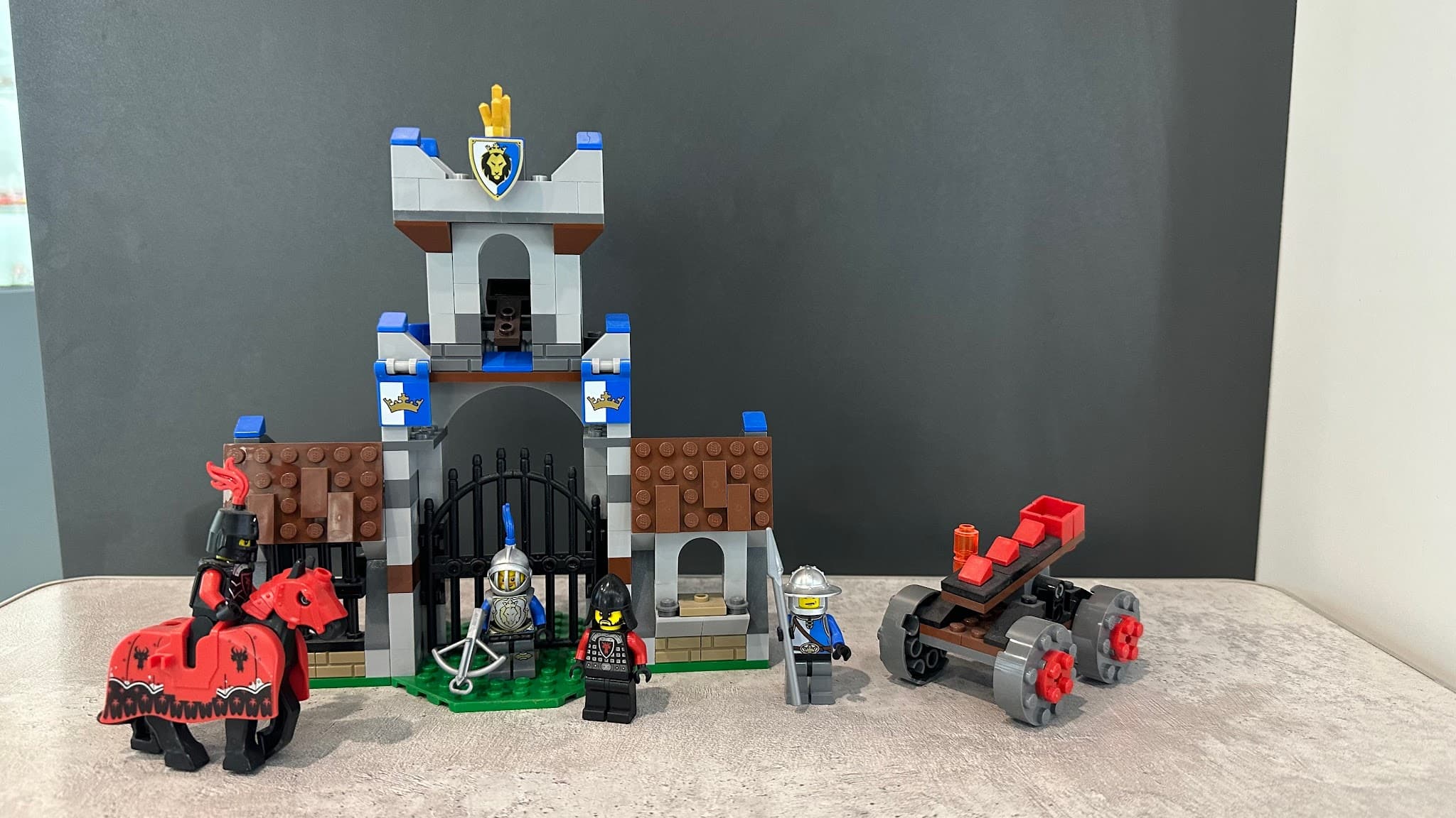LEGO 70402 The Gatehouse Raid