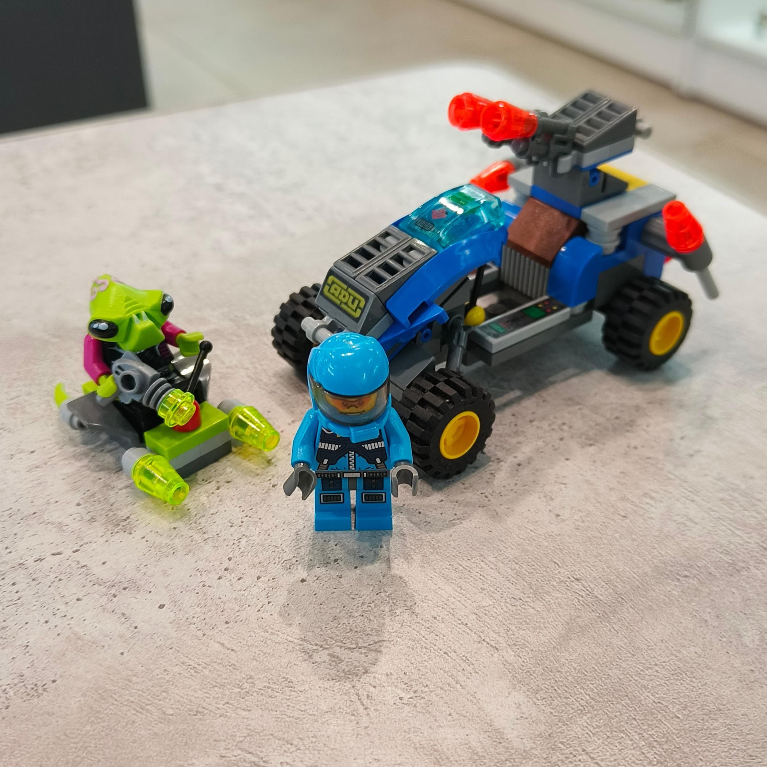 LEGO 7050 Alien Defender