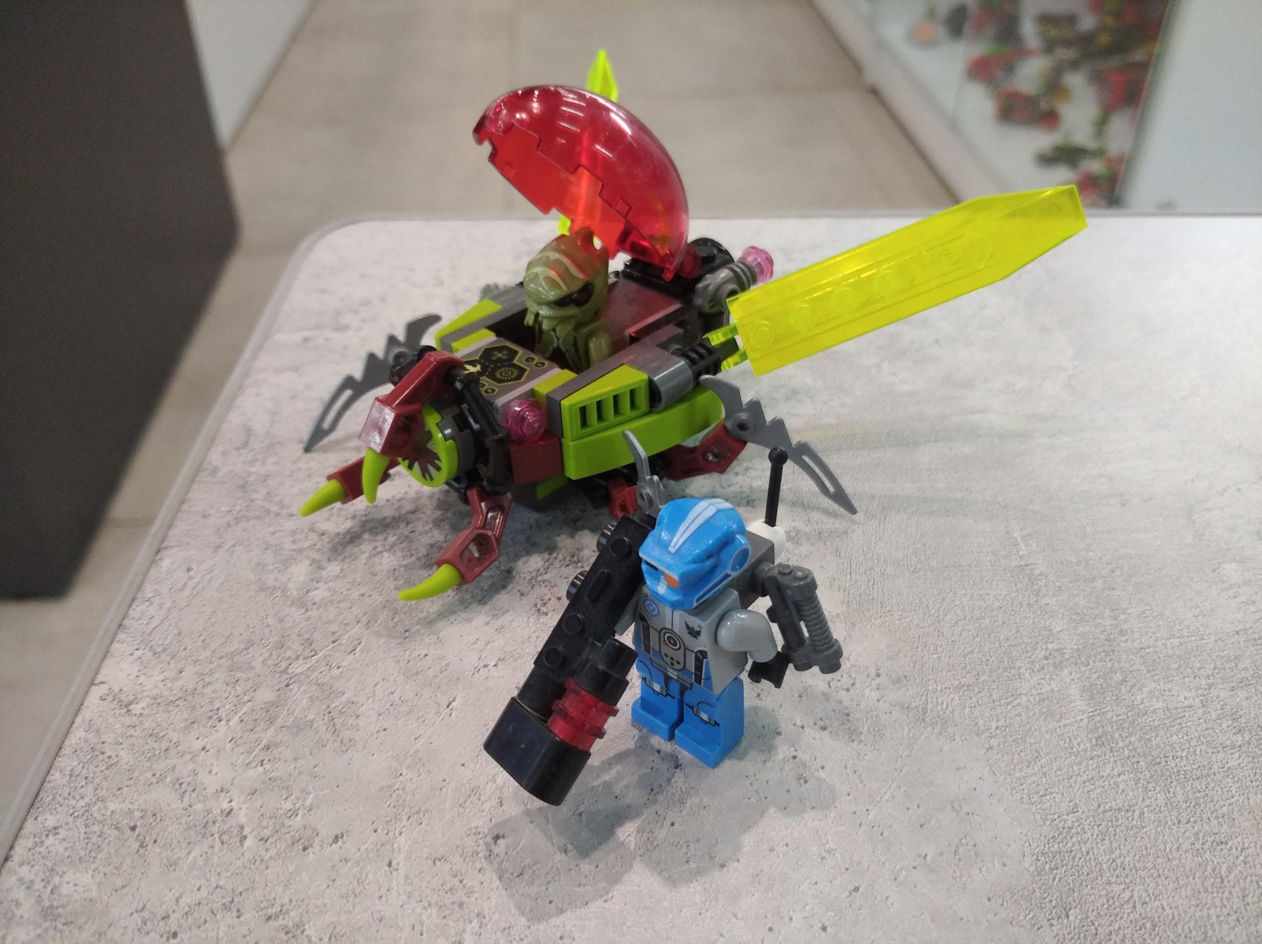 LEGO 70700 Space Swarmer