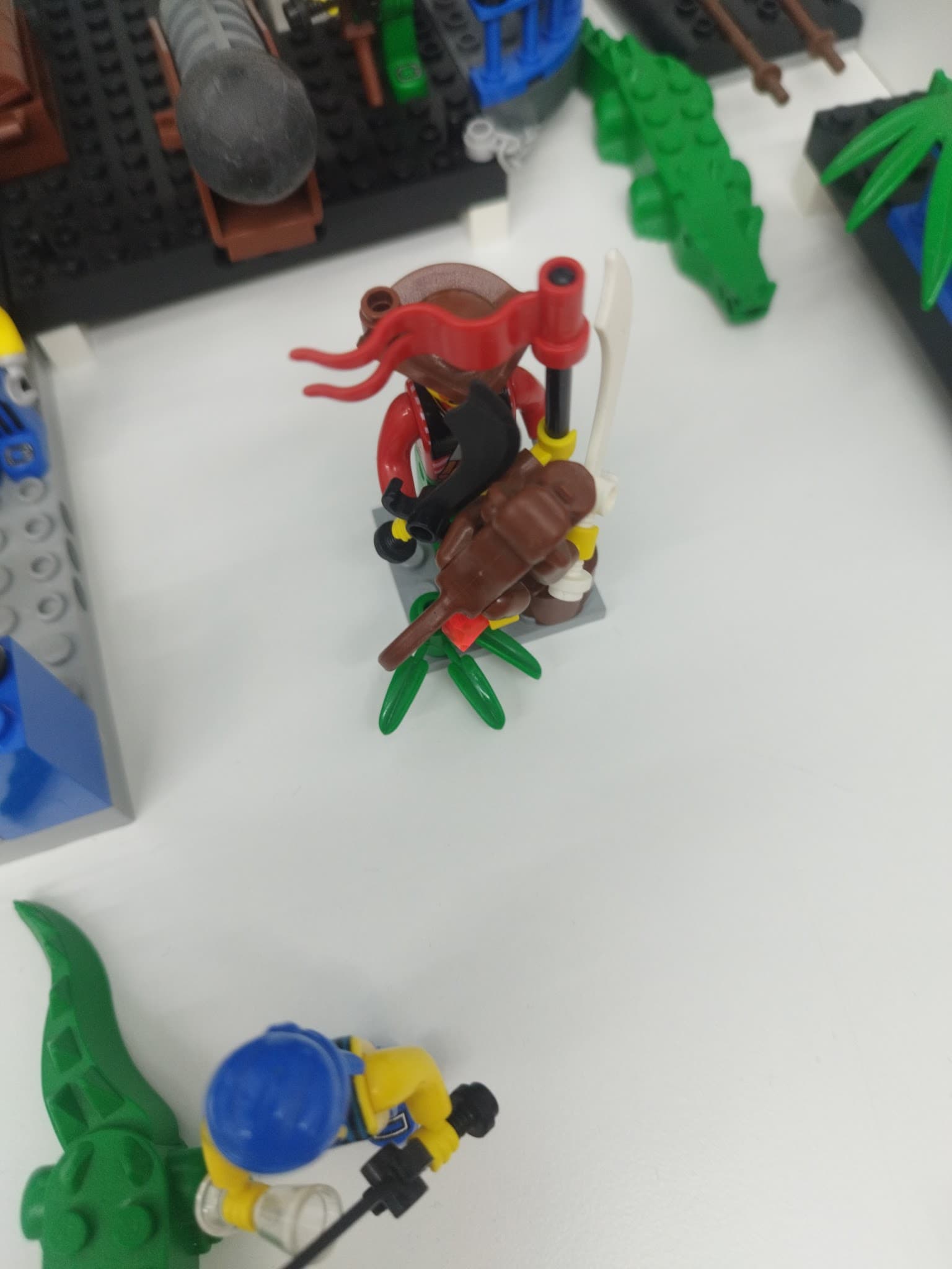 LEGO 7081 Harry Hardtack and Monkey