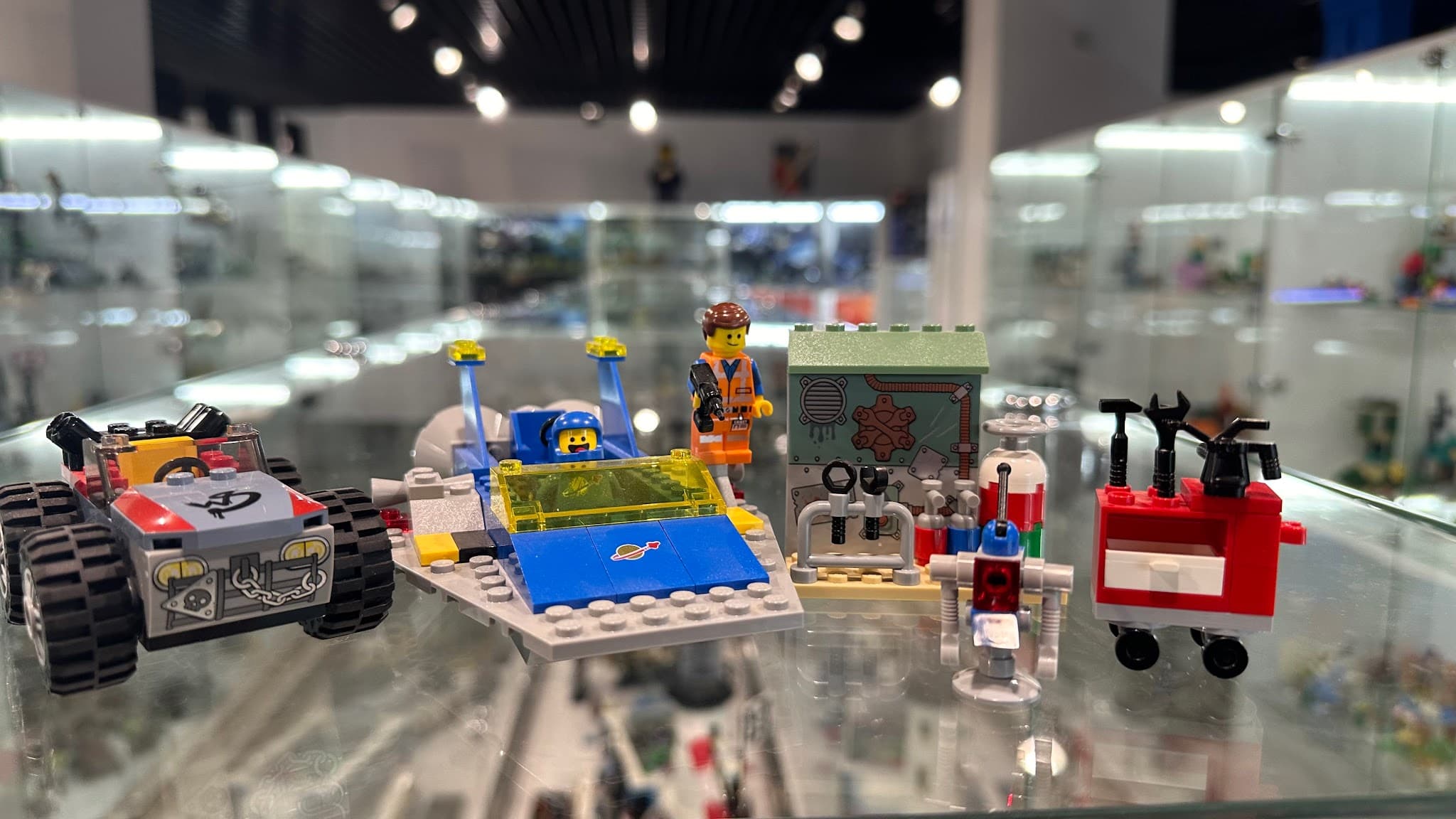 LEGO 70821 Emmet and Benny's 'Build and Fix' Workshop!