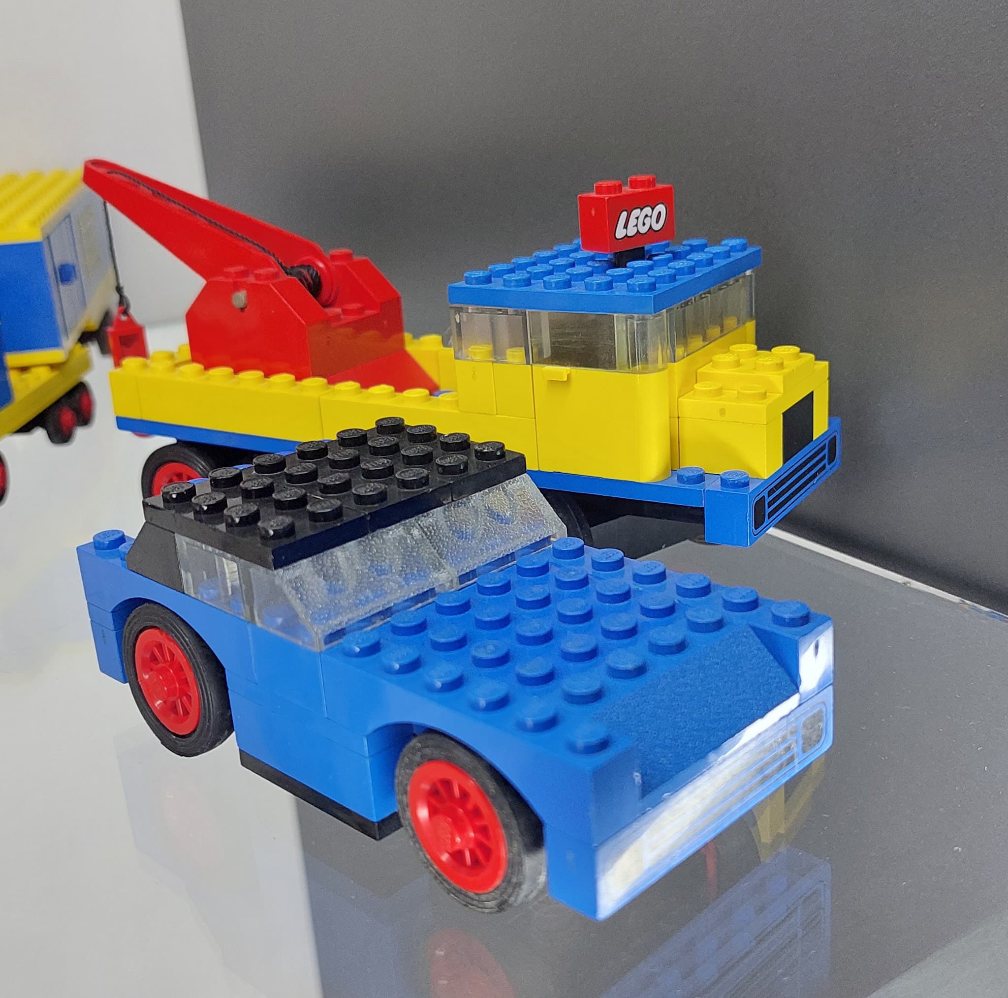LEGO 710-1 Wrecker with Car