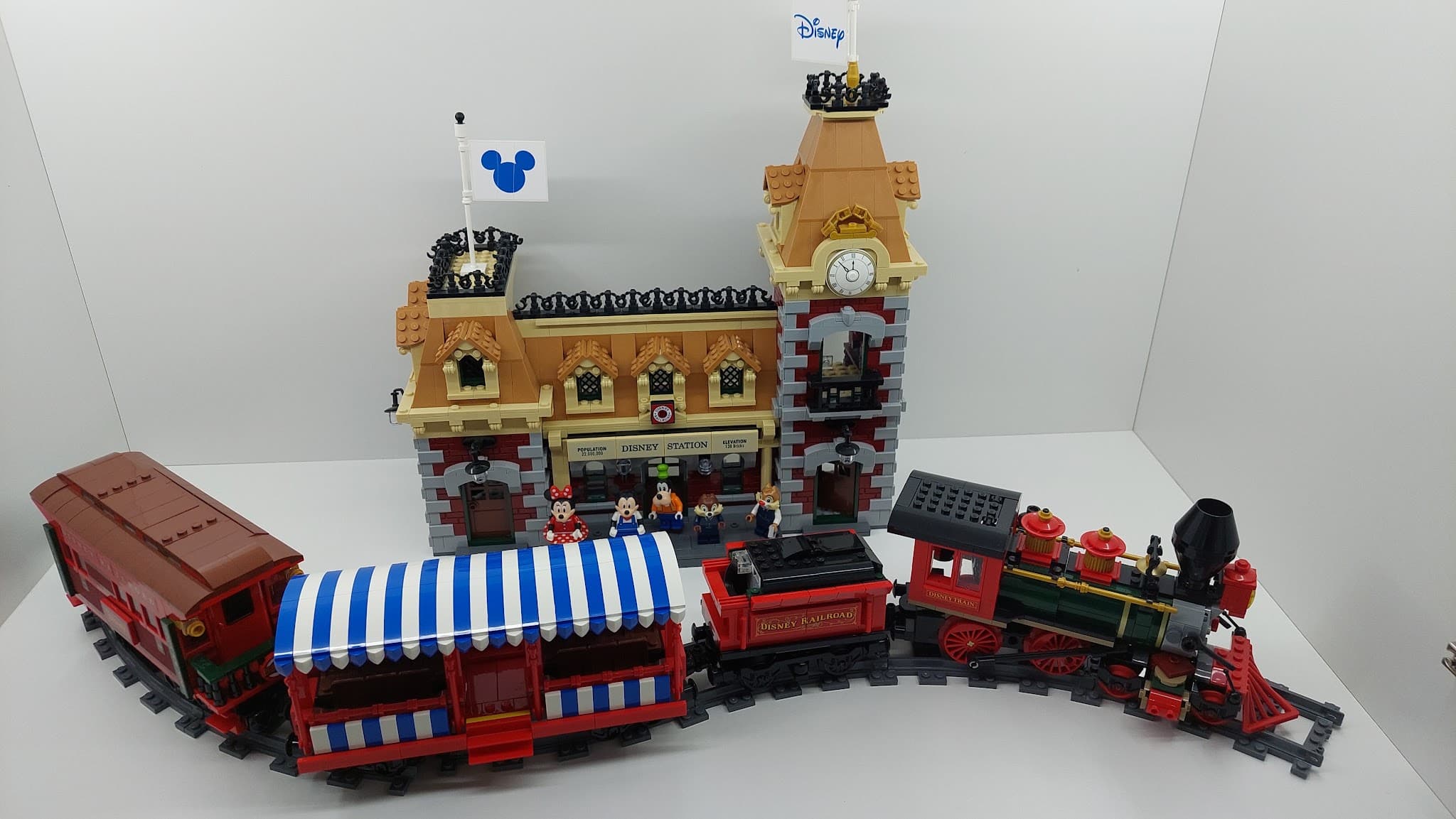 LEGO 71044 Disney Train and Station