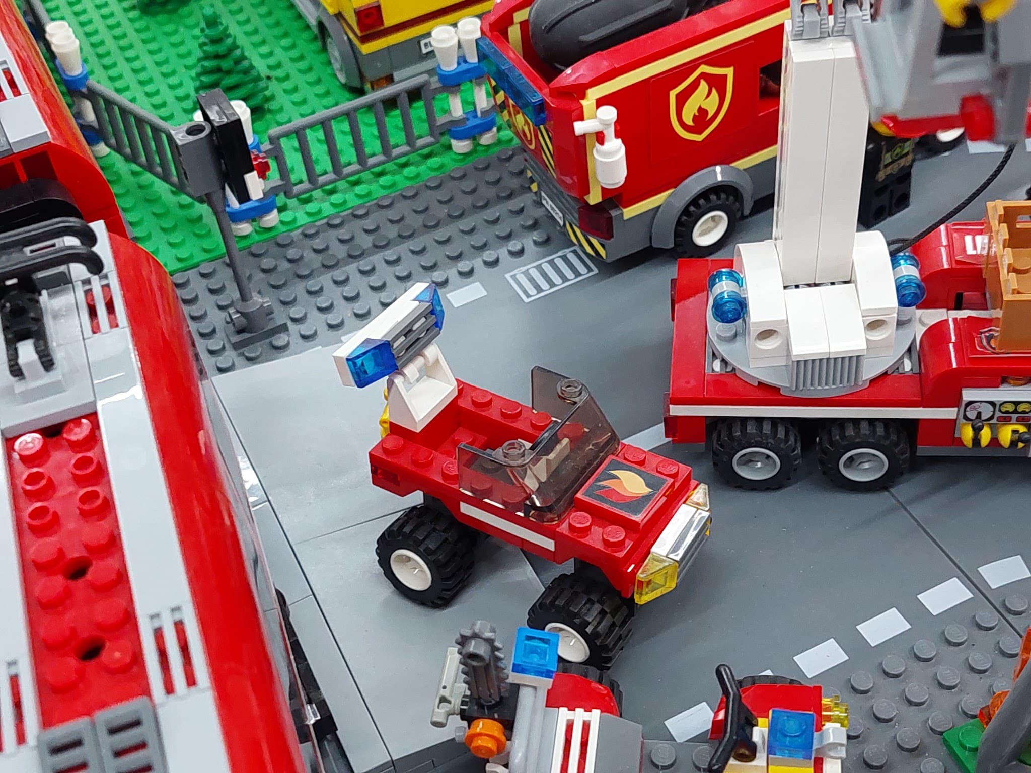 LEGO 7241 Fire Car