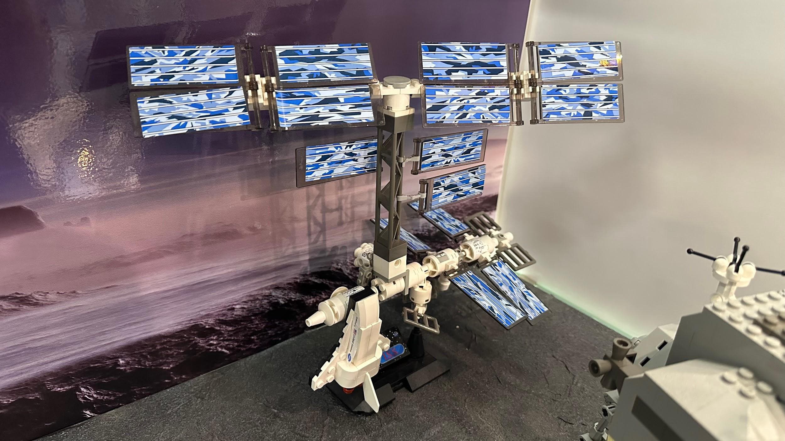 LEGO 7467 International Space Station