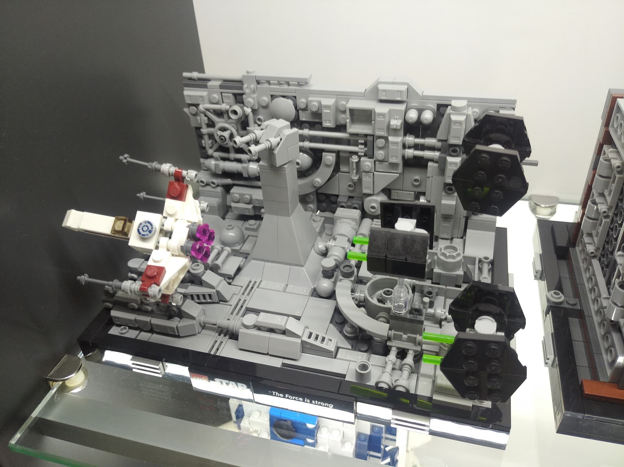 LEGO 75329 Death Star Trench Run Diorama