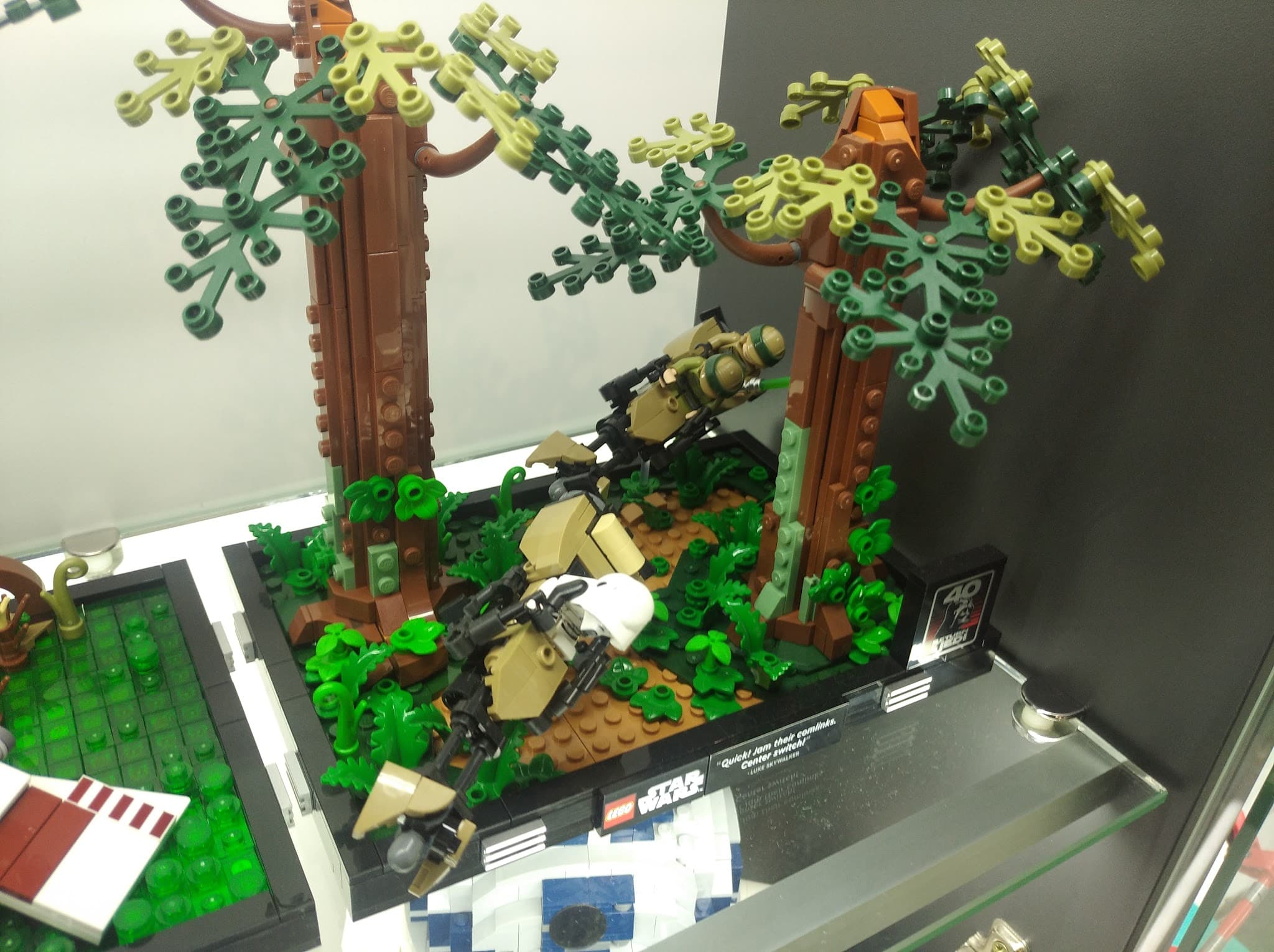 LEGO 75353 Endor Speeder Chase Diorama