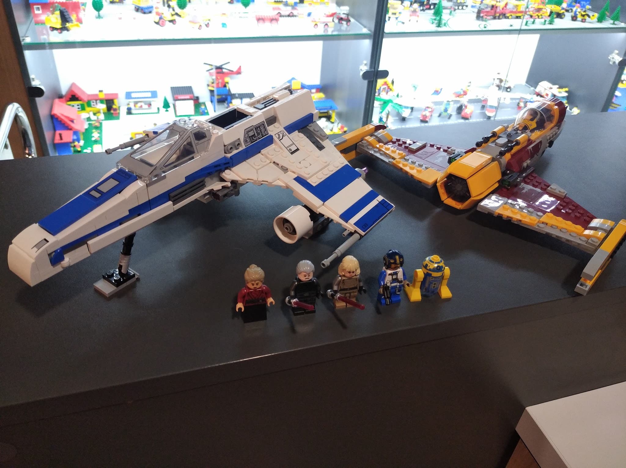 LEGO 75364 New Republic E-wing vs. Shin Hati's Starfighter
