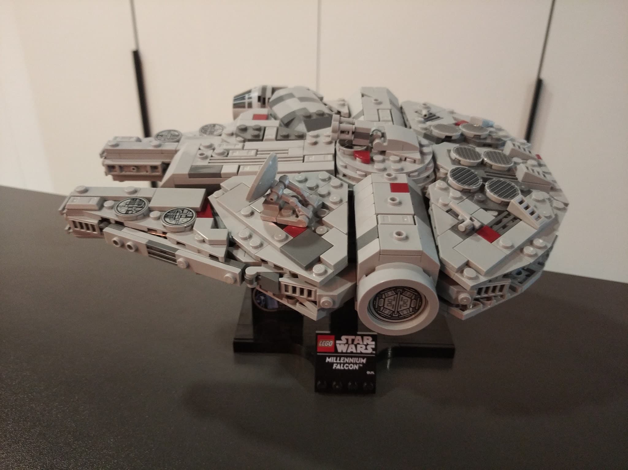 LEGO 75375 Millennium Falcon