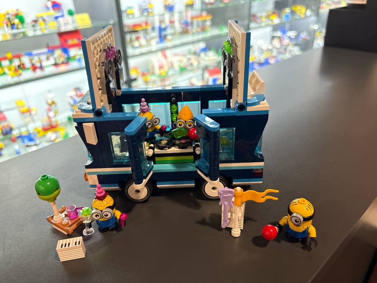 LEGO 75581 Minions' Music Party Bus