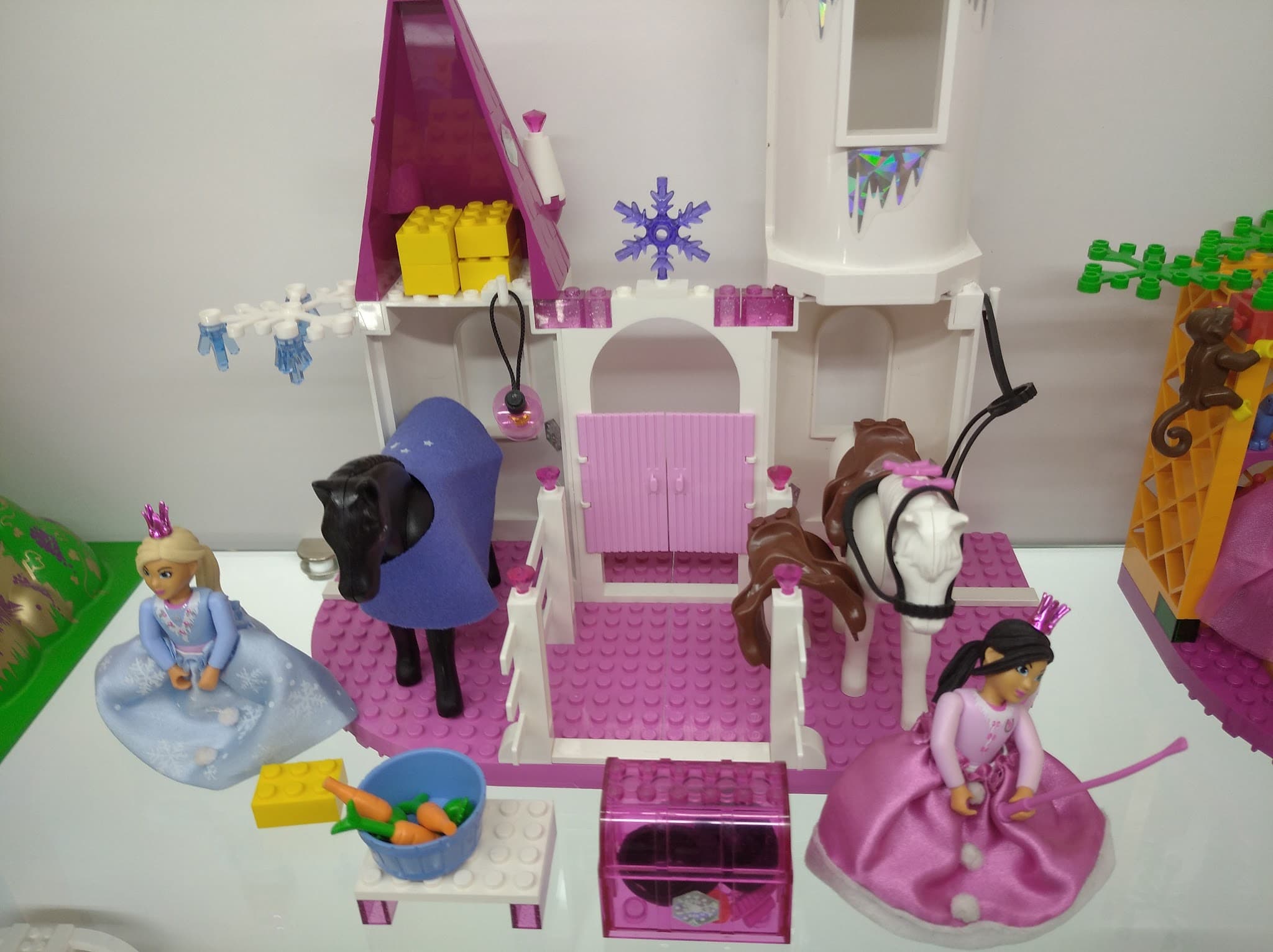 LEGO 7581 Winter Royal Stables