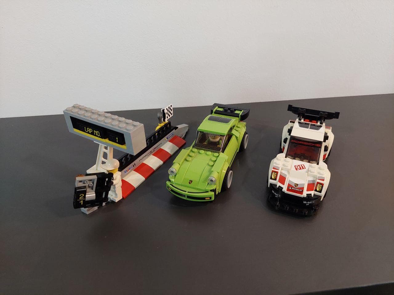 LEGO 75888 Porsche 911 RSR and 911 Turbo 3.0