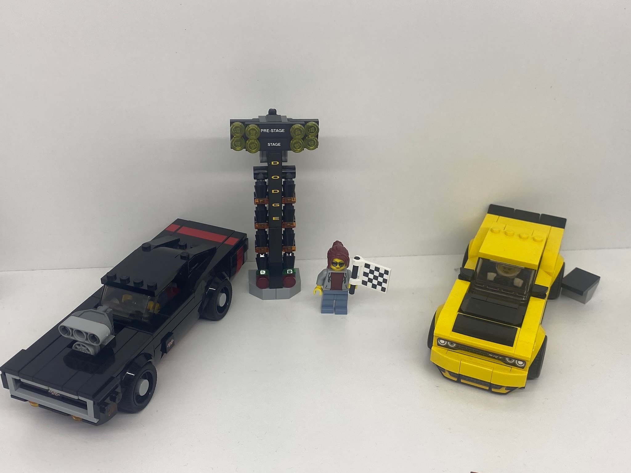 LEGO 75893 2018 Dodge Challenger SRT Demon and 1970 Dodge Charger R/T