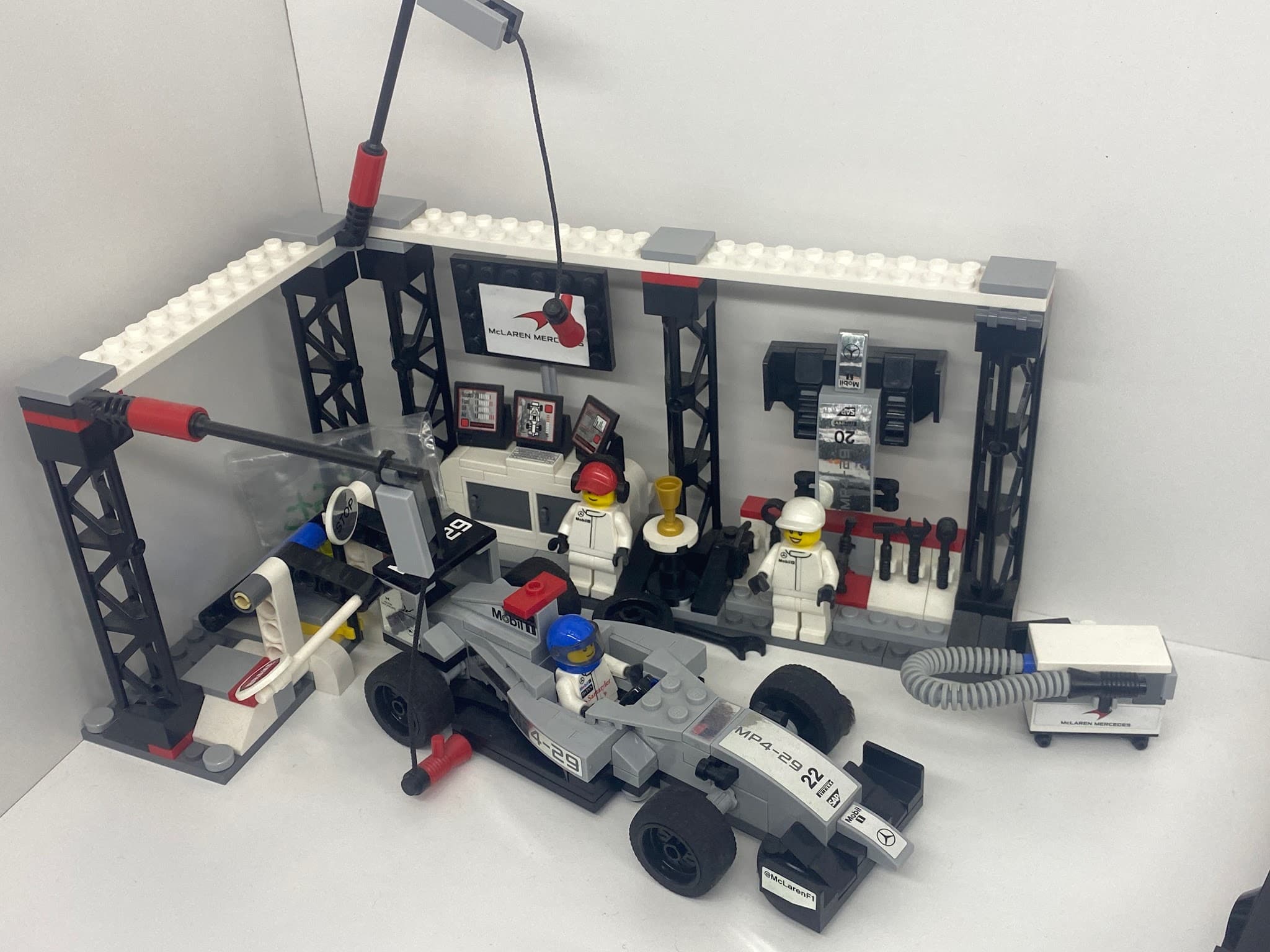 LEGO 75911 McLaren Mercedes Pit Stop