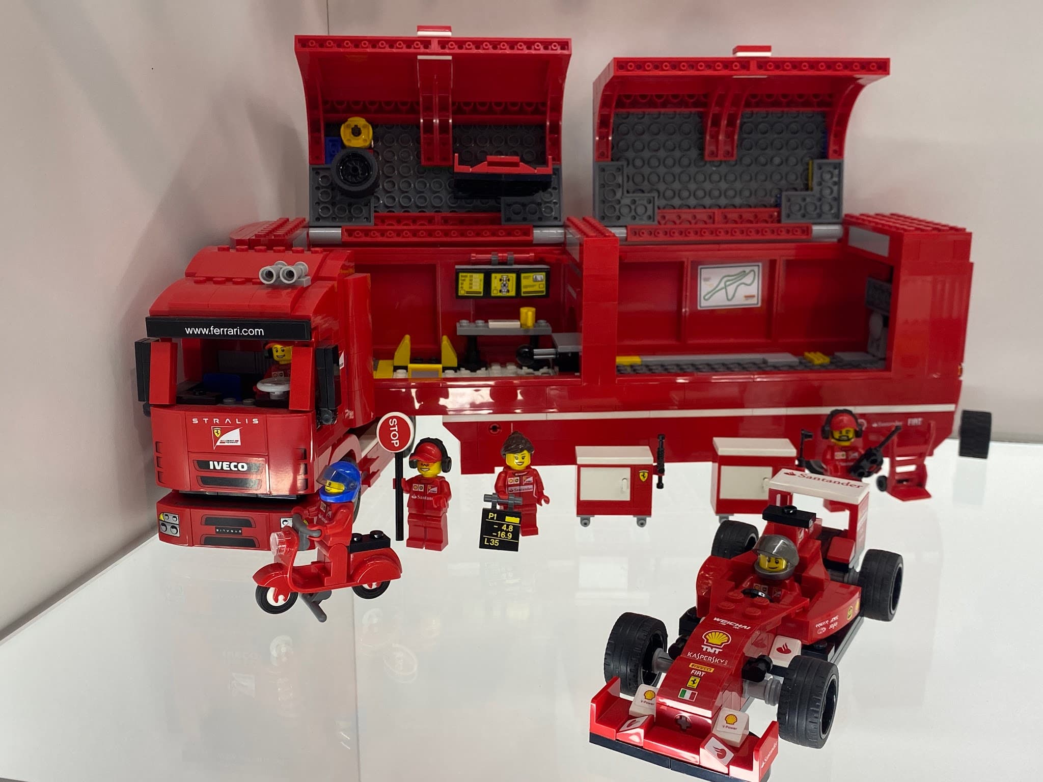 LEGO 75913 F14 T & Scuderia Ferrari Truck