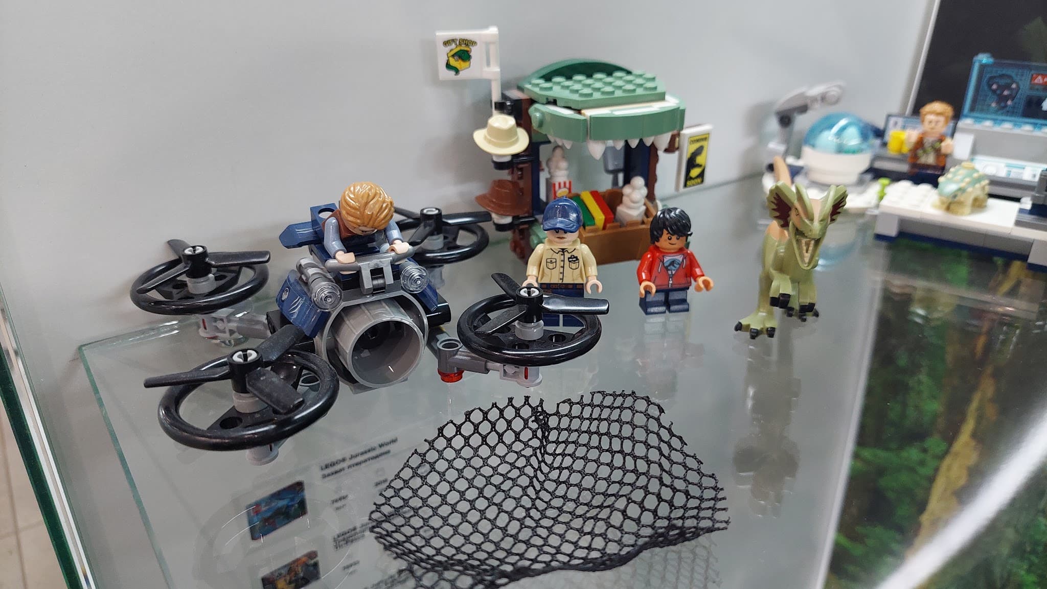 LEGO 75934 Dilophosaurus on the Loose