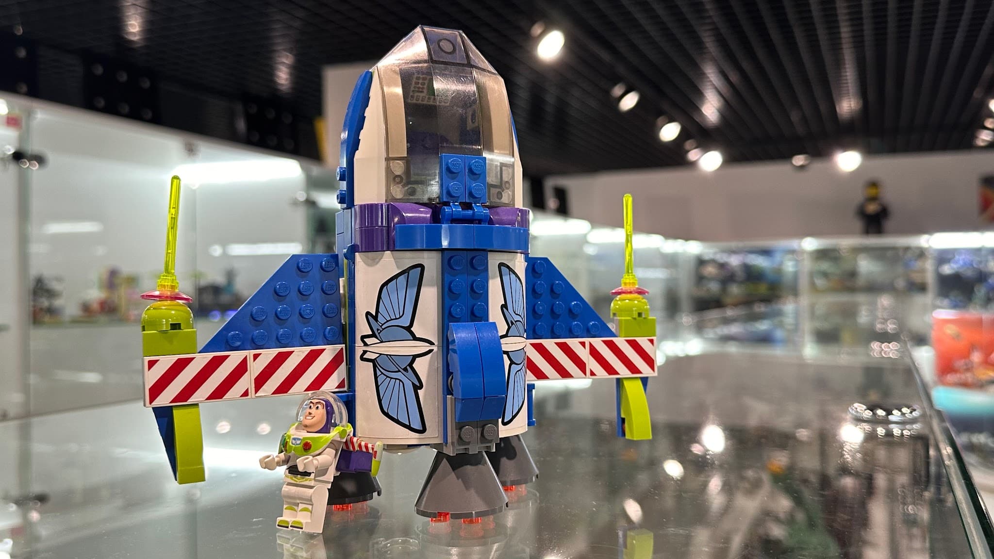 LEGO 7593 Buzz's Star Command Spaceship