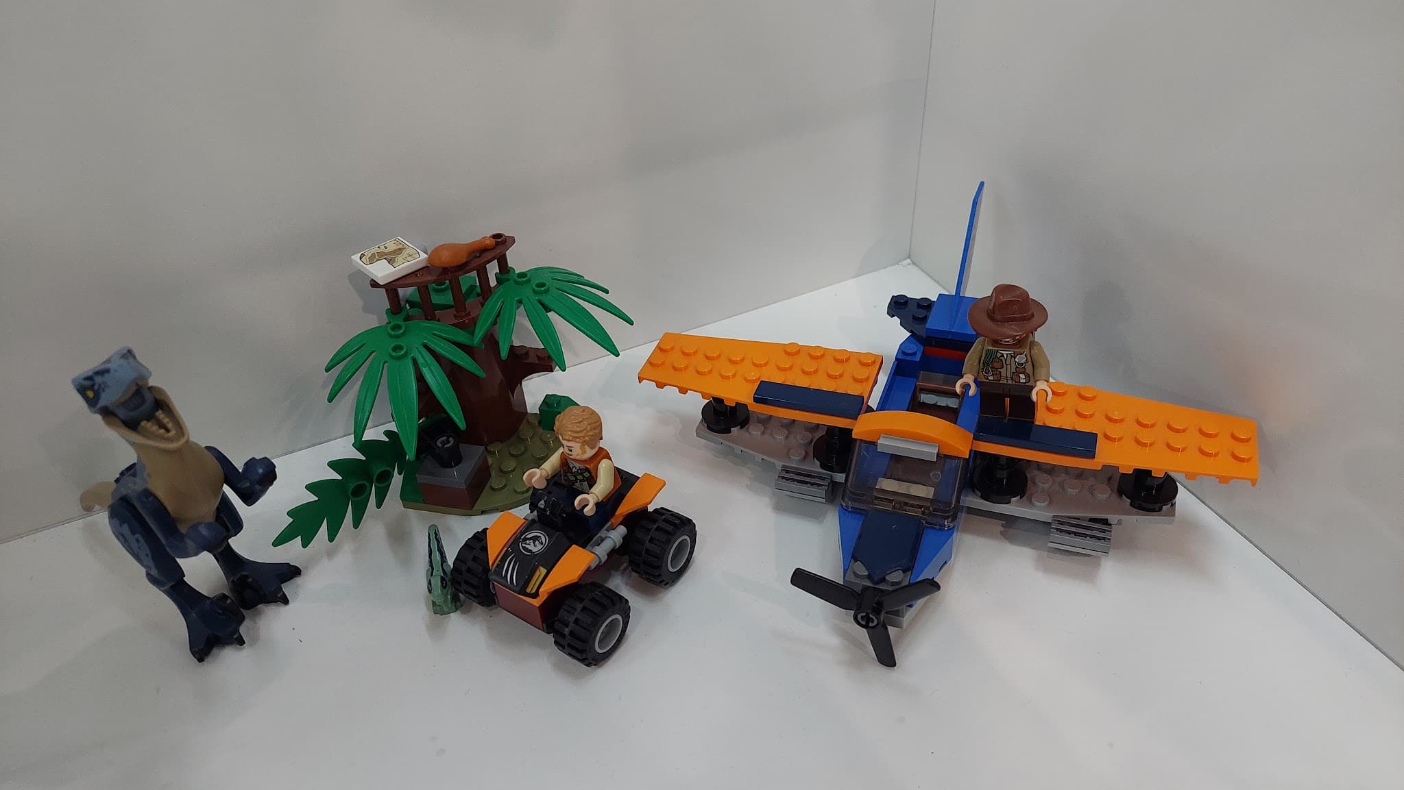 LEGO 75942 Velociraptor: Biplane Rescue Mission