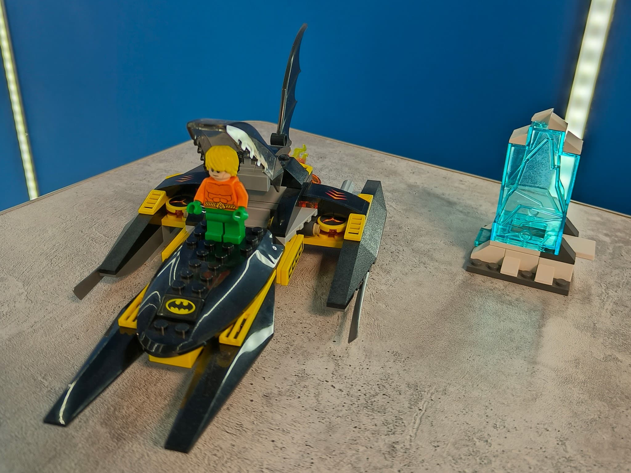 LEGO 76000 Arctic Batman vs. Mr. Freeze: Aquaman on Ice