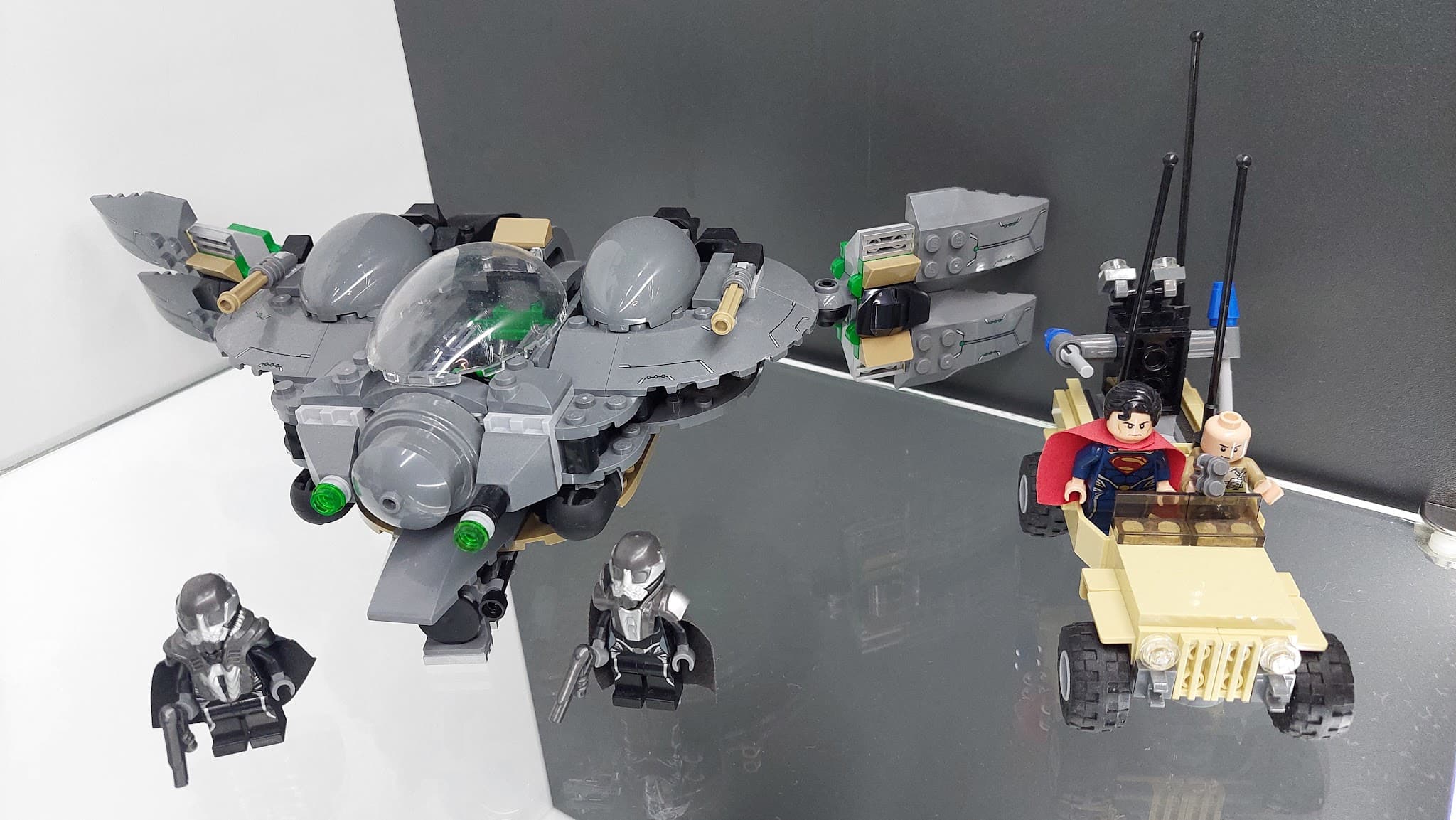 LEGO 76003 Superman: Battle of Smallville