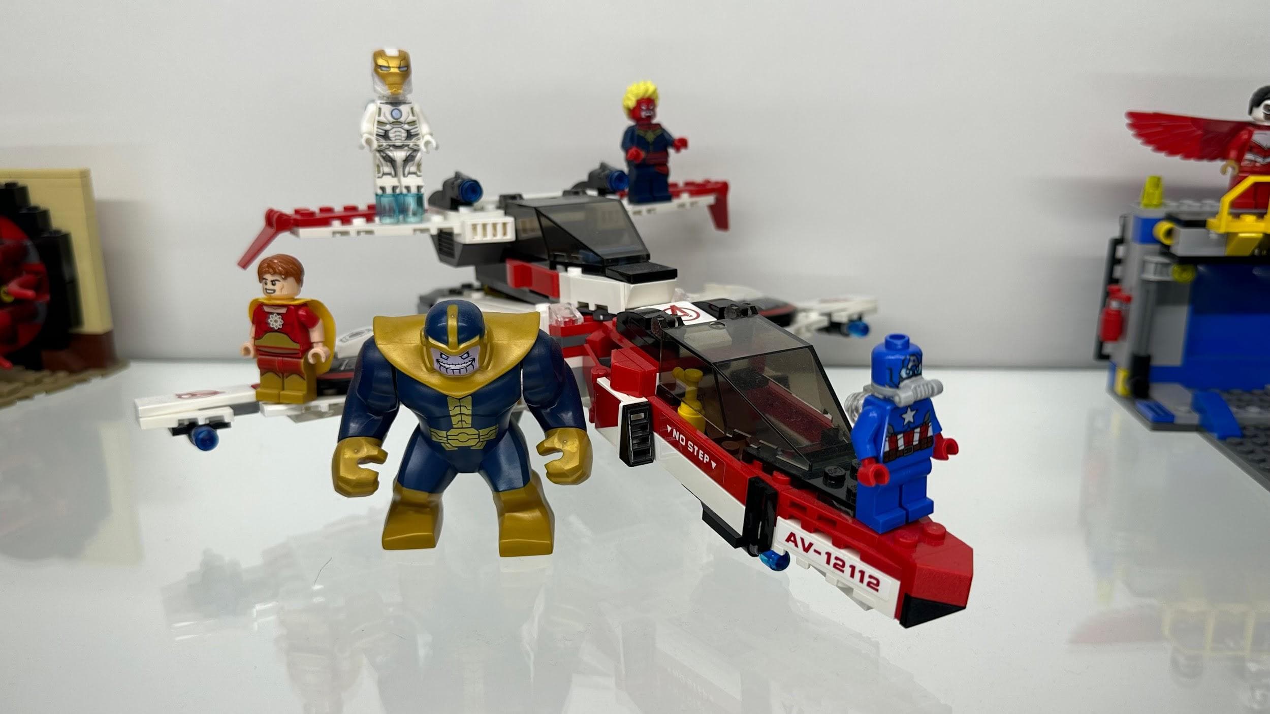 LEGO 76049 Avenjet Space Mission