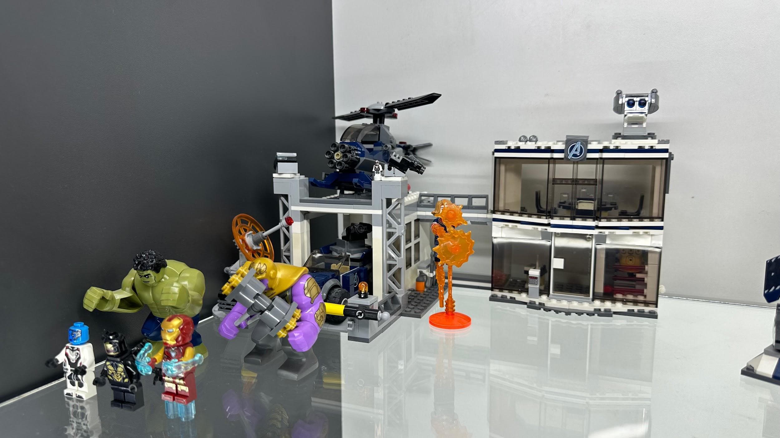 LEGO 76131 Avengers Compound Battle