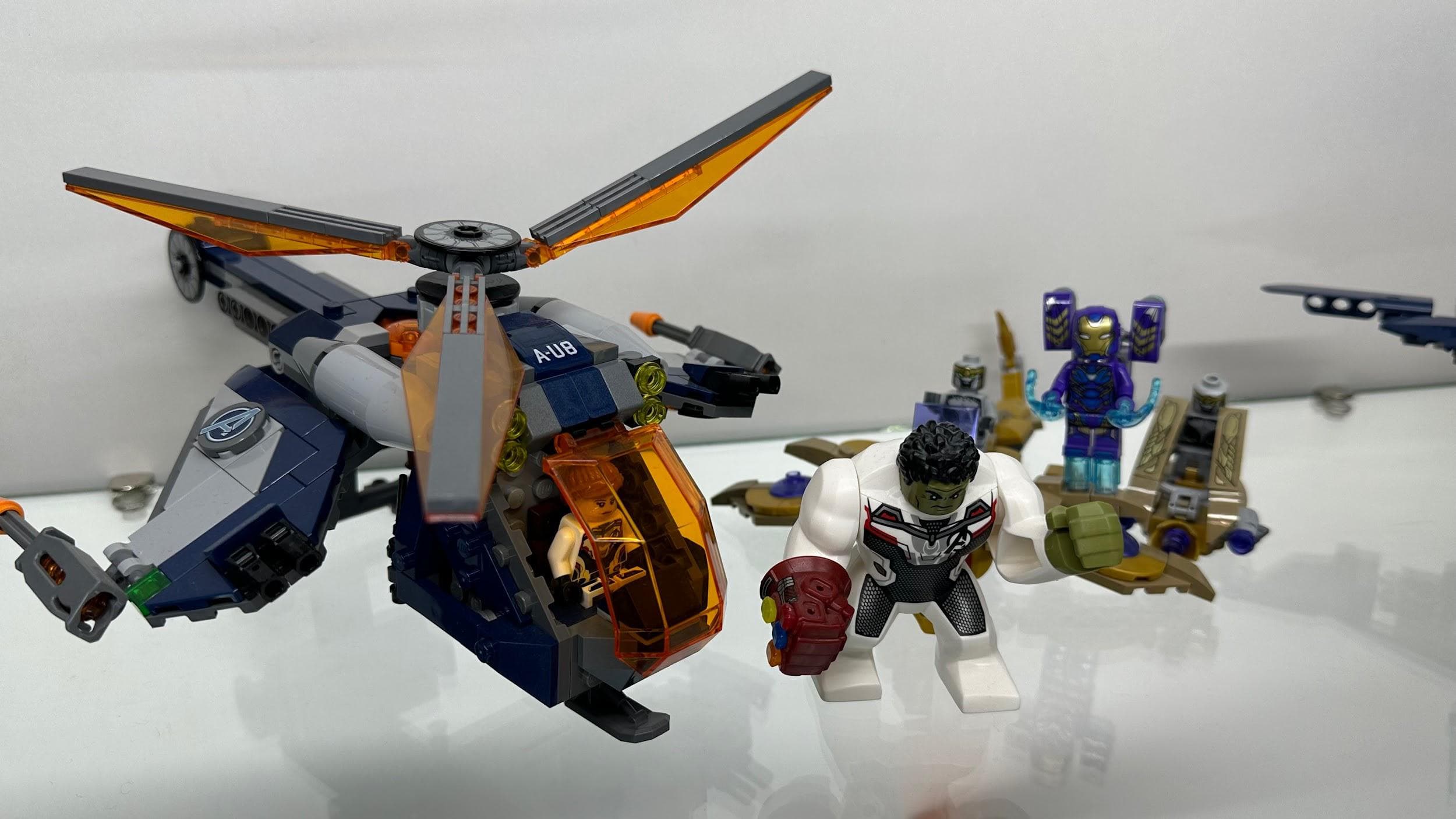 LEGO 76144 Avengers Hulk Helicopter Rescue