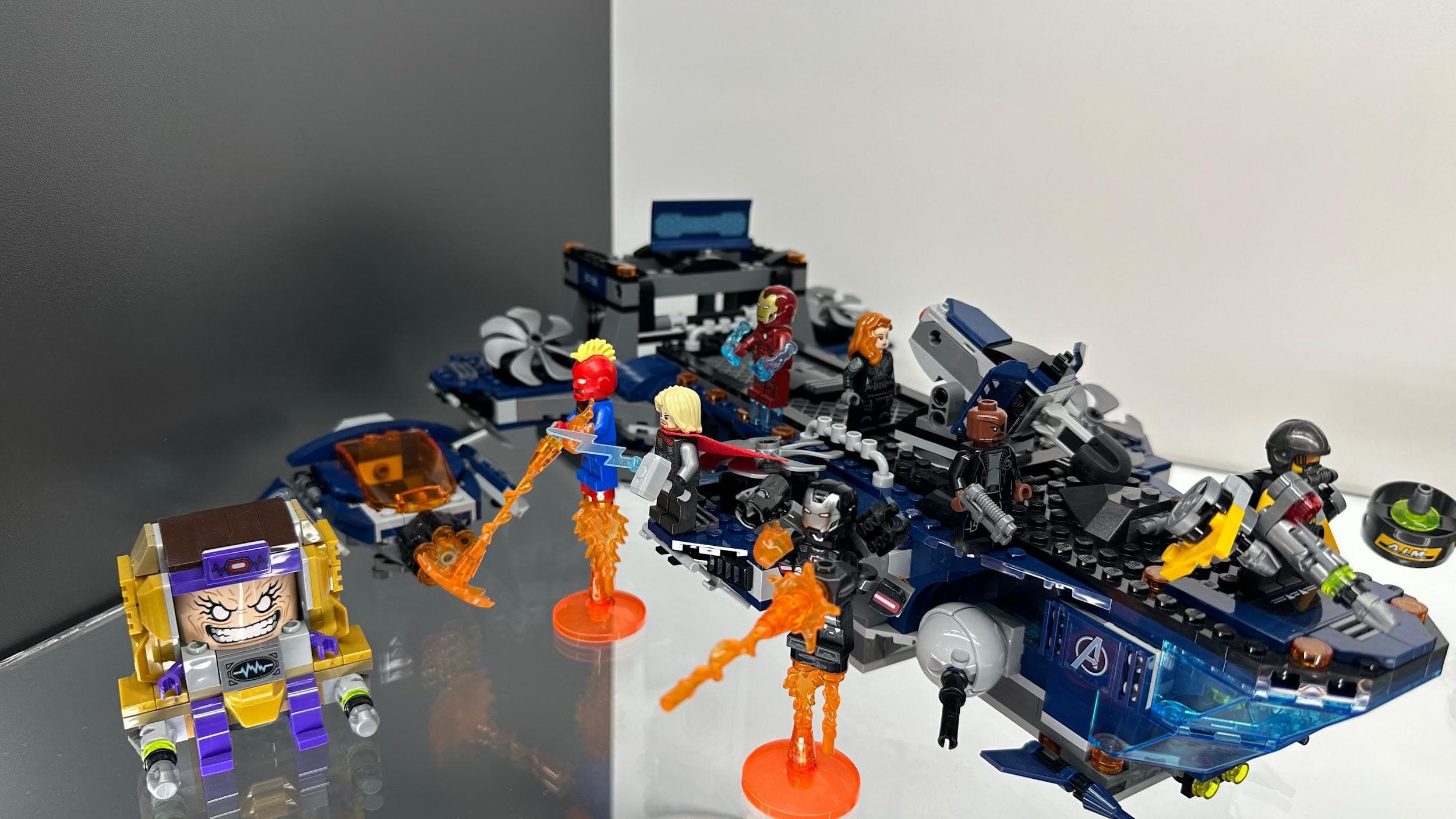 LEGO 76153 Avengers Helicarrier