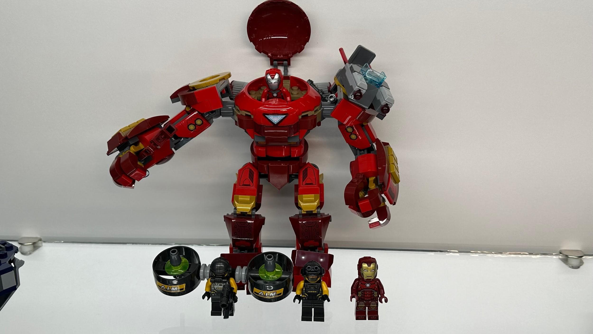 LEGO 76164 Iron Man Hulkbuster versus A.I.M. Agent
