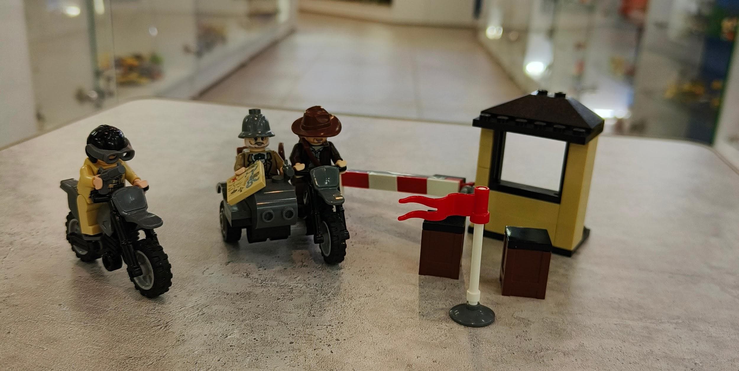 LEGO 7620 Indiana Jones Motorcycle Chase