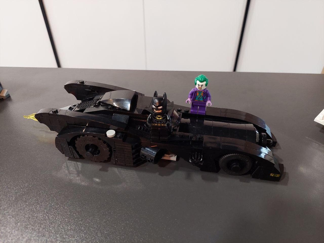 LEGO 76224 Batmobile: Batman vs. The Joker Chase