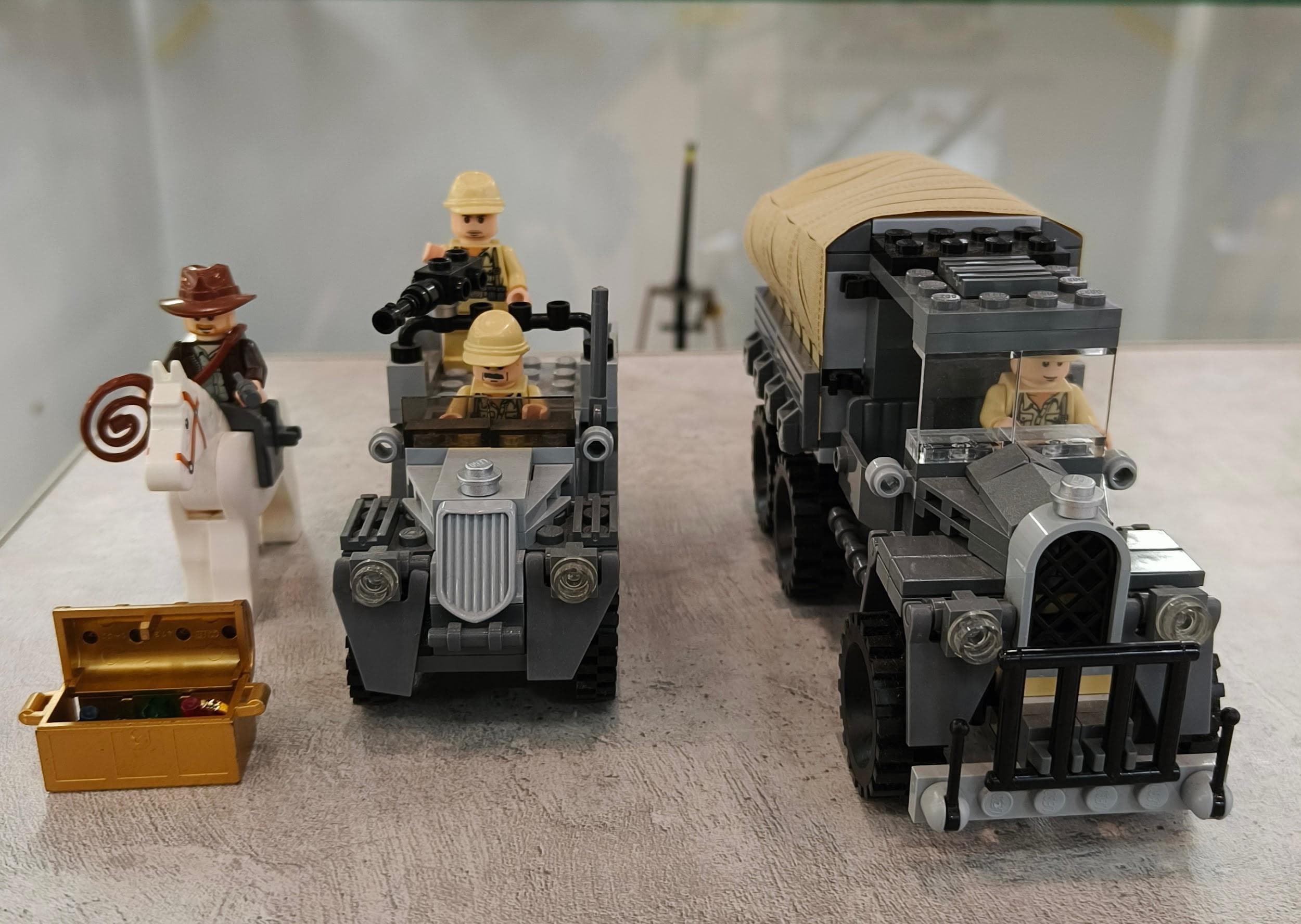 LEGO 7622 Race for the Stolen Treasure