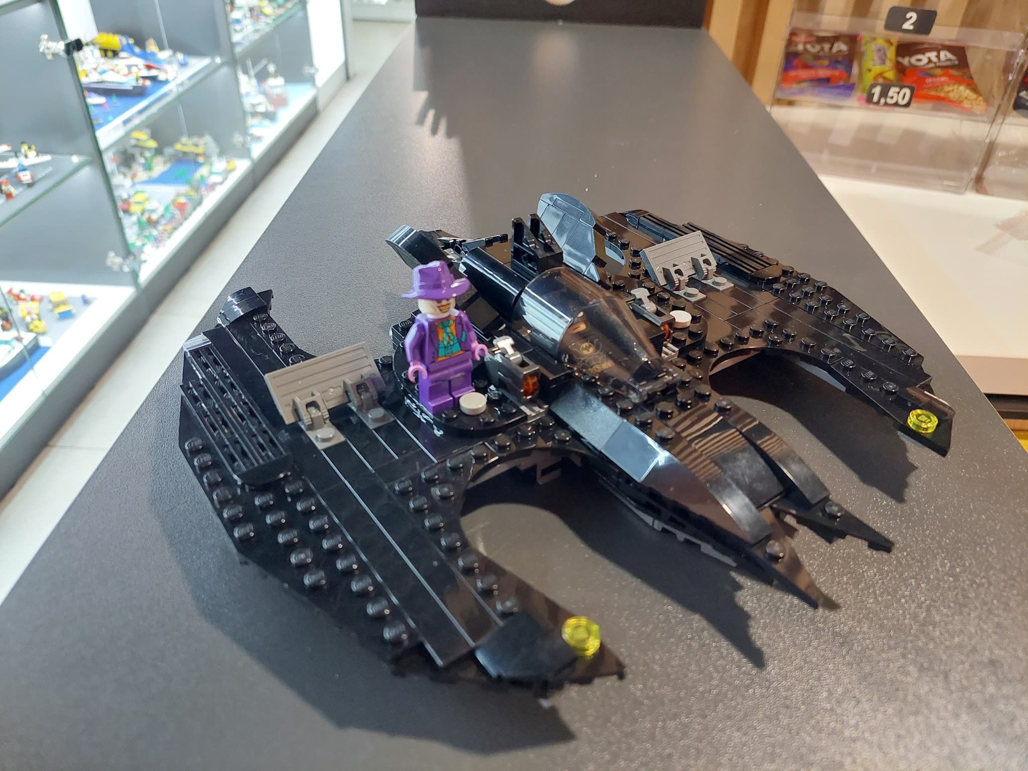 LEGO 76265 Batwing: Batman vs. The Joker