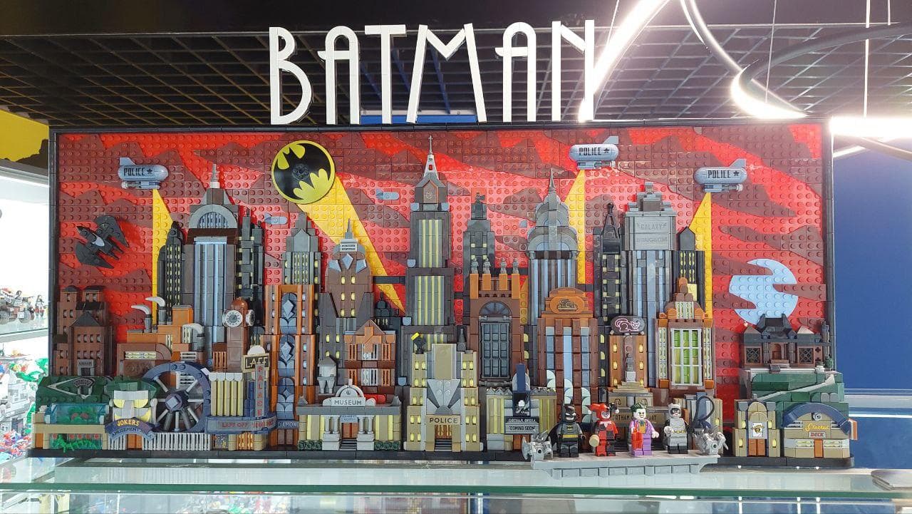 LEGO 76271 Batman: The Animated Series Gotham City