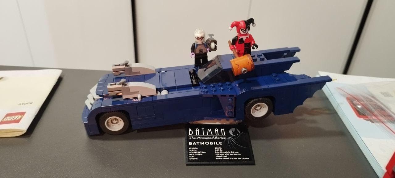 LEGO 76274 Batman with the Batmobile vs. Harley Quinn and Mr. Freeze