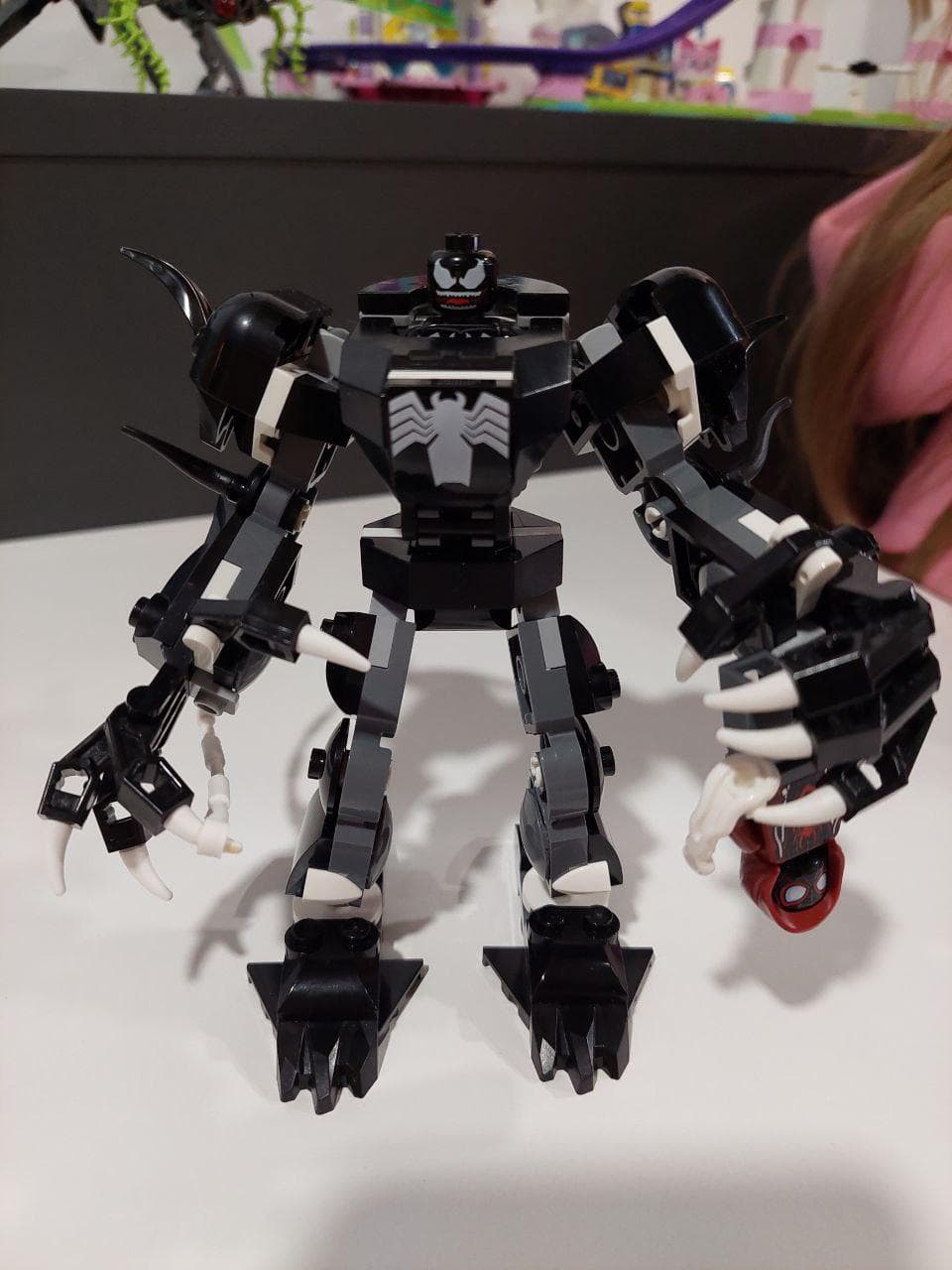 LEGO 76276 Venom Mech Armor vs. Miles Morales