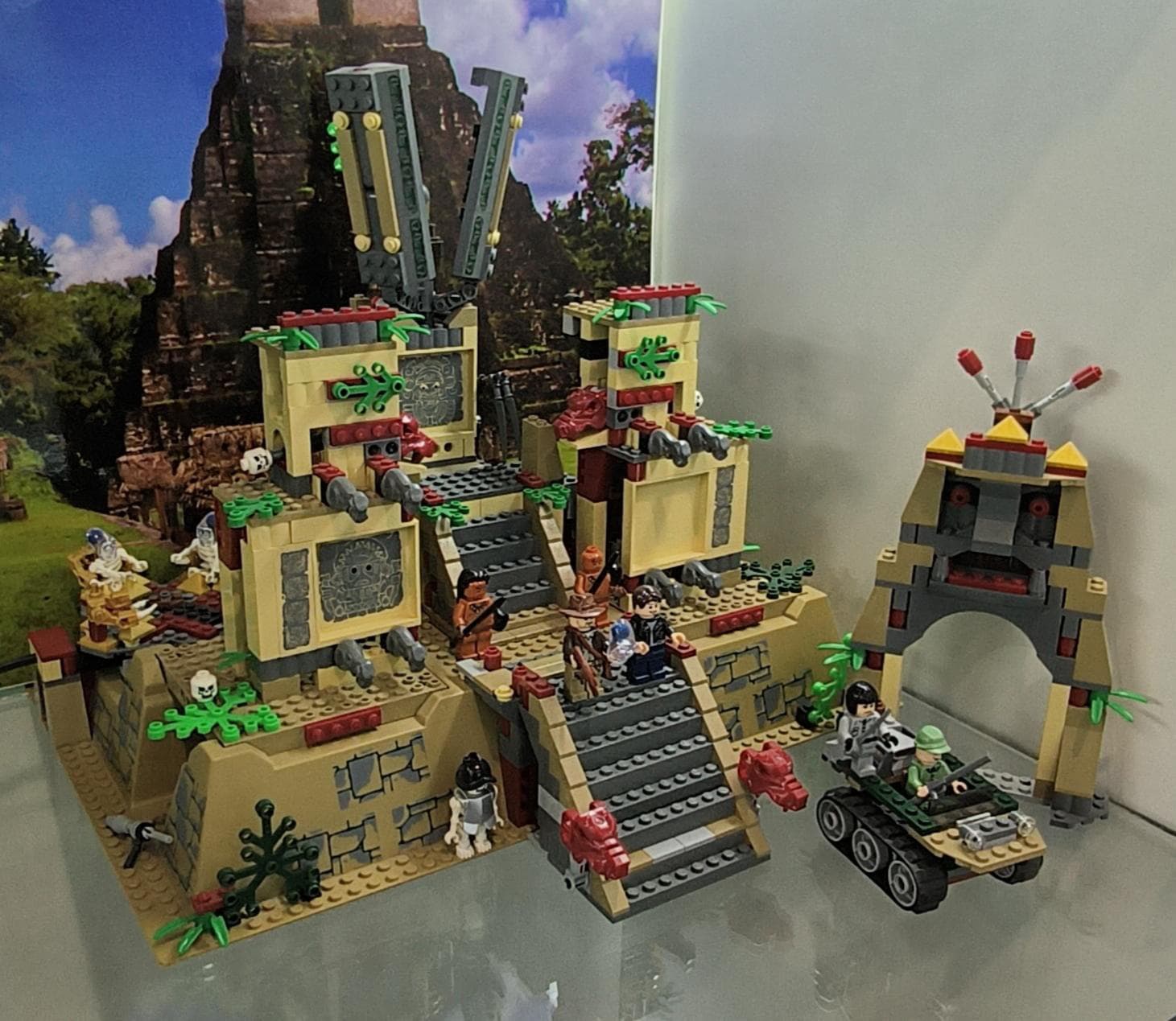 LEGO 7627 Temple of the Crystal Skull