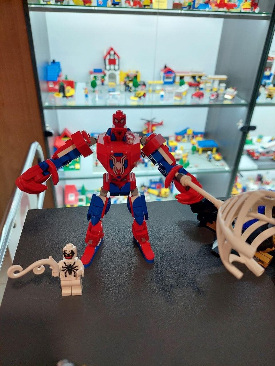 LEGO 76308 Spider-Man Mech vs. Anti-Venom