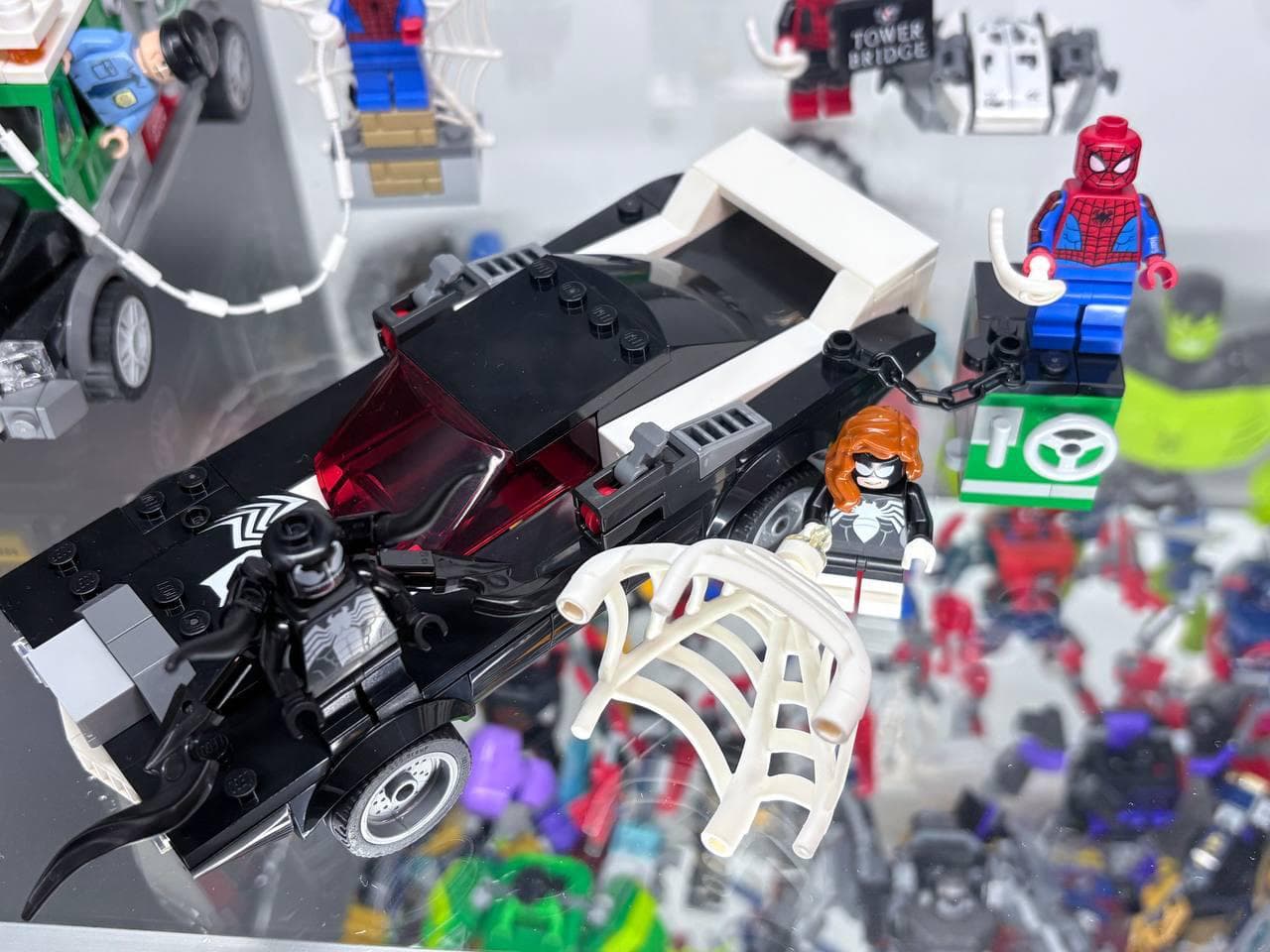 LEGO 76309 Spider-Man vs. Venom Muscle Car