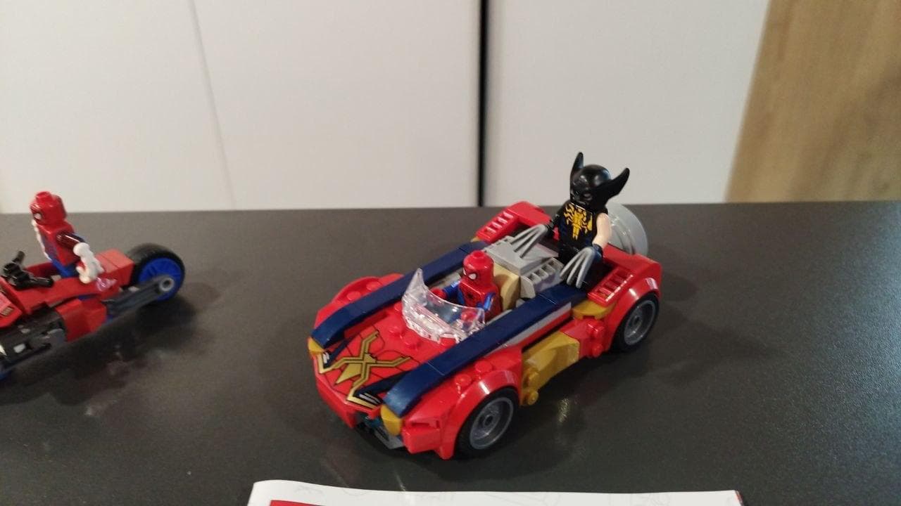 LEGO 76336 Spider-Man Car vs. Venomized Wolverine