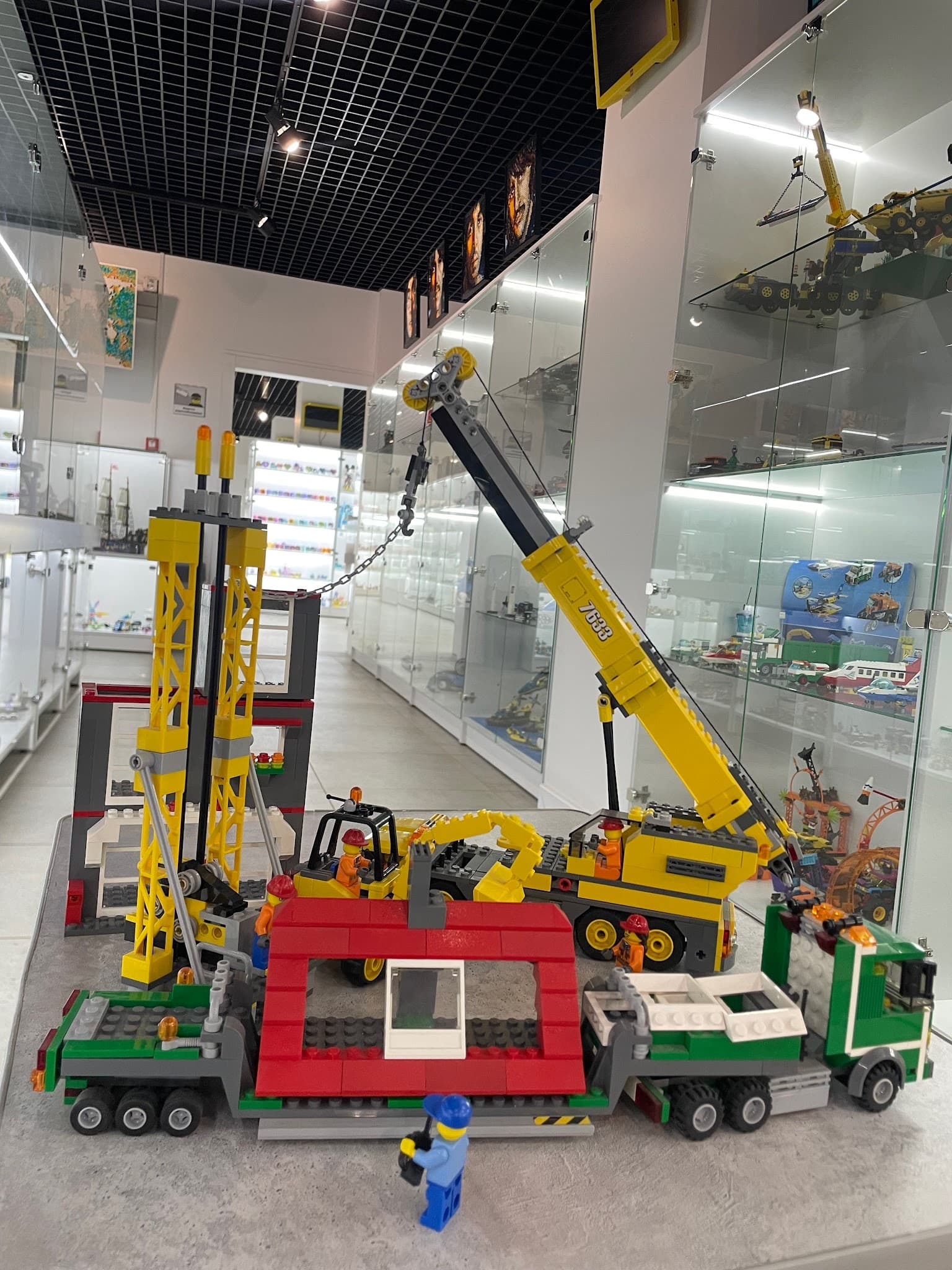 LEGO 7633 Construction Site