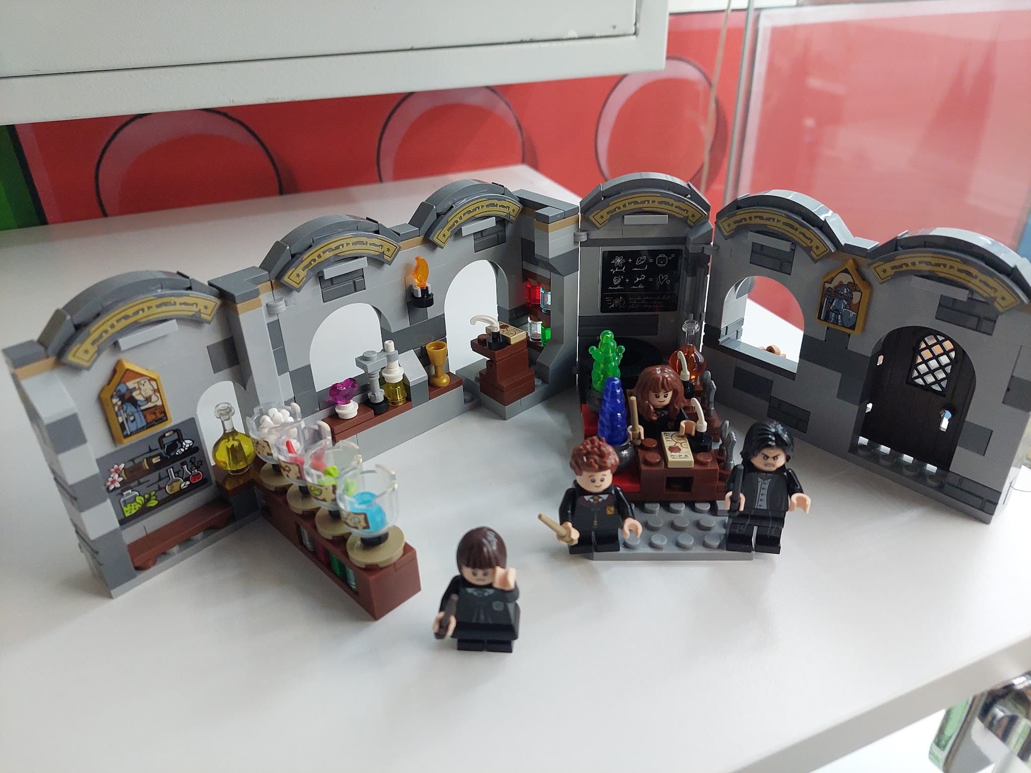 LEGO 76431 Hogwarts Castle: Potions Class