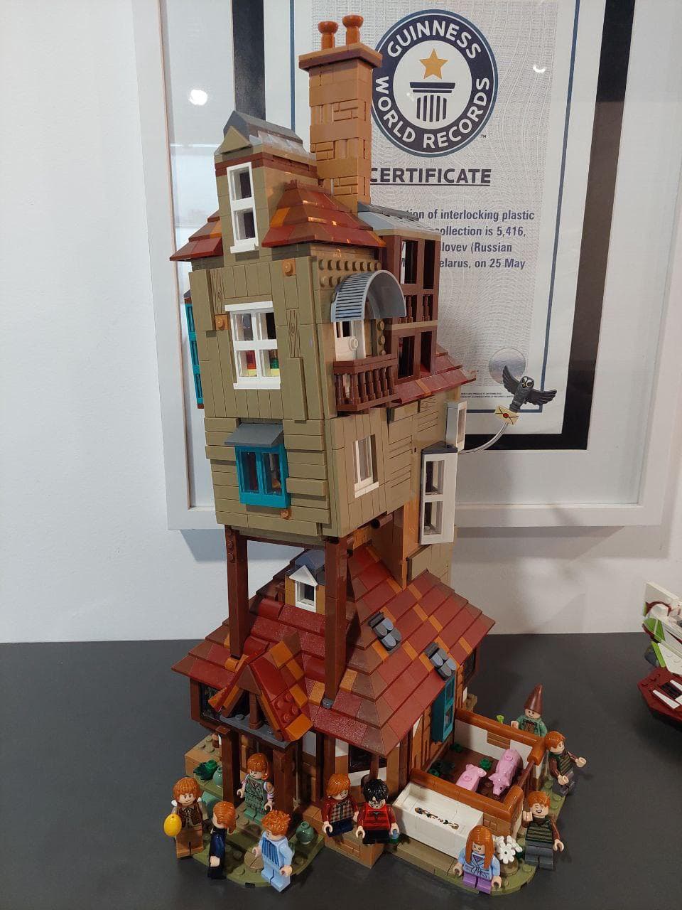 LEGO 76437 The Burrow - Collectors' Edition
